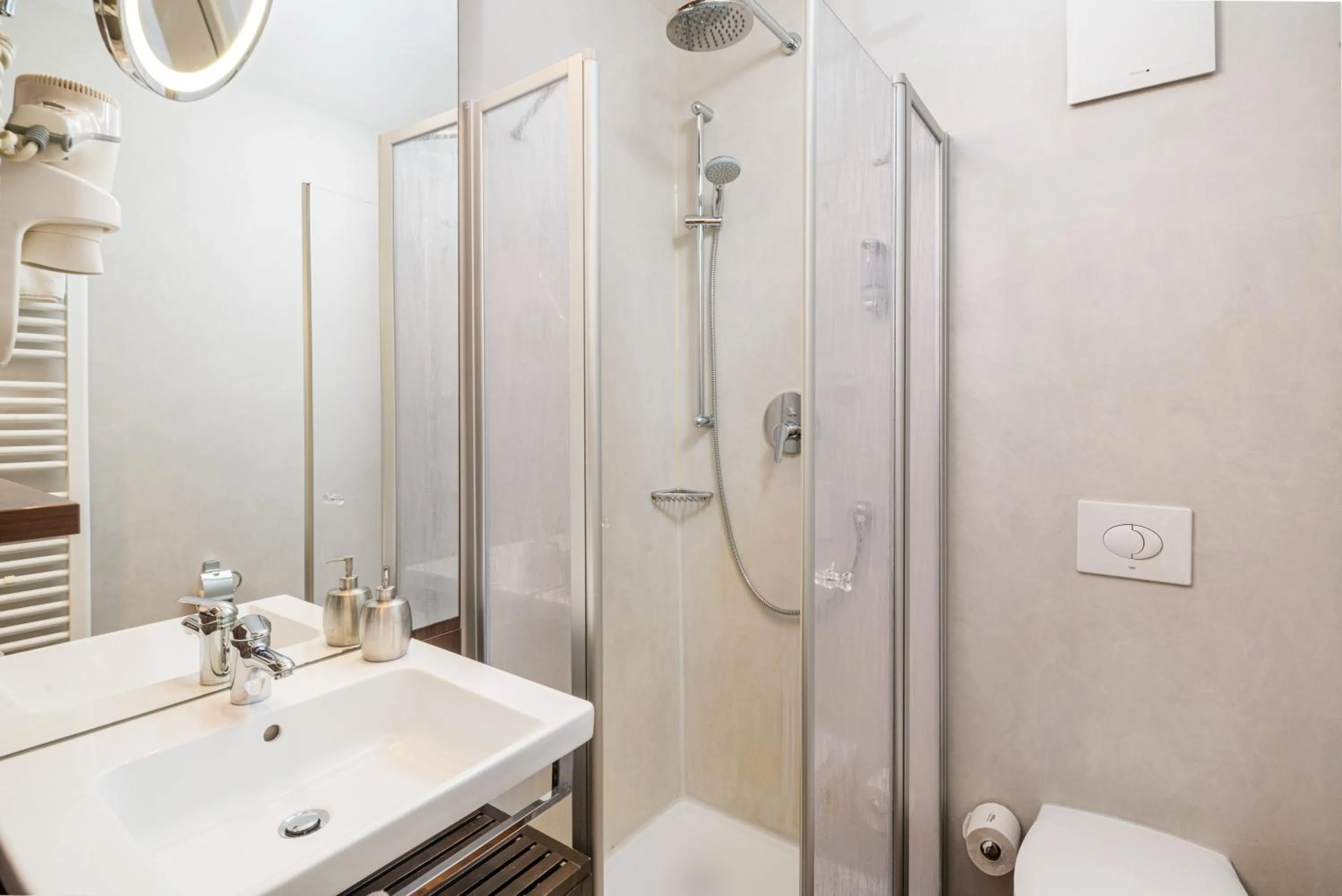 Shower in Hotel Knorz