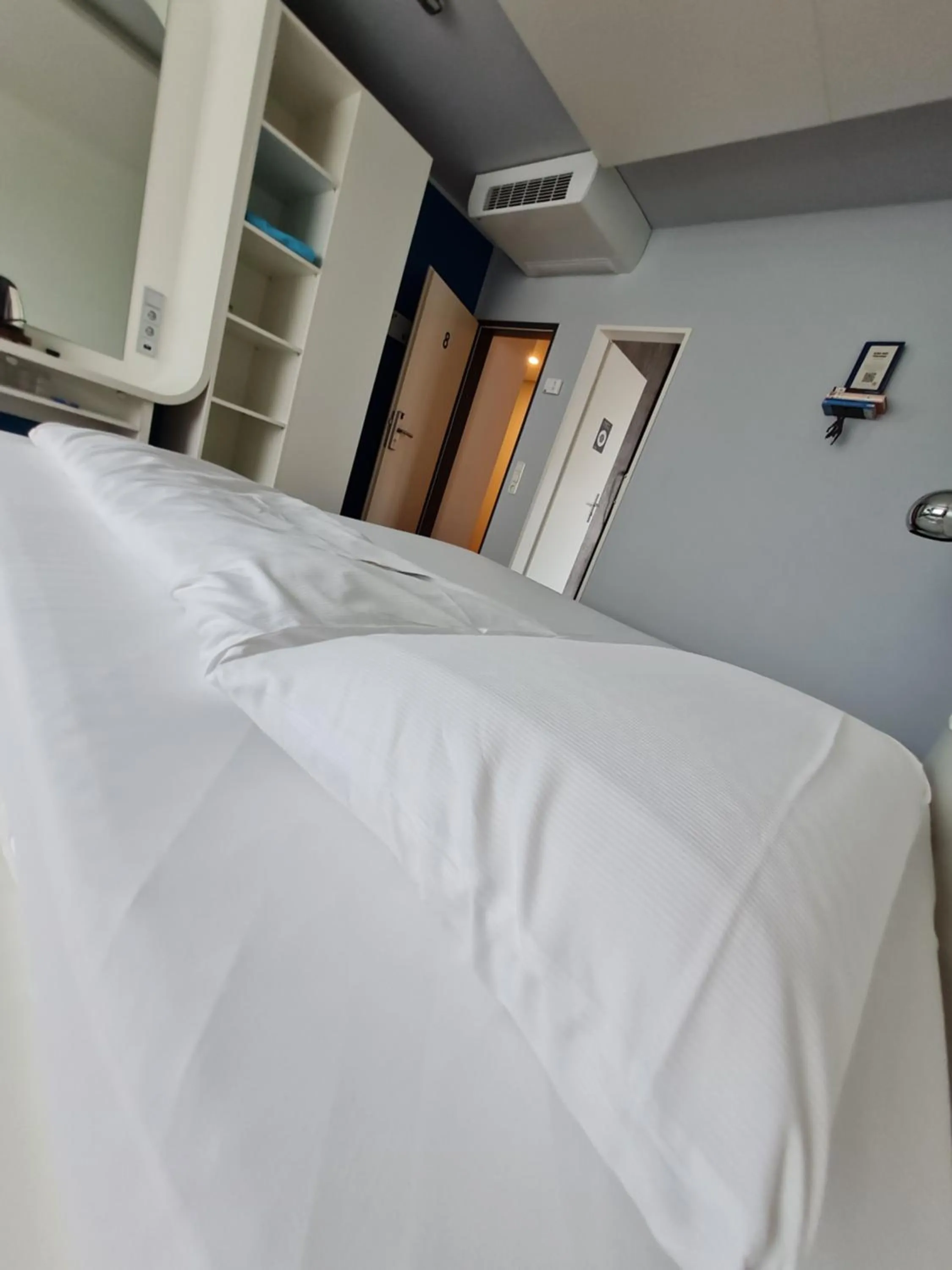 air conditioner, Bed in Hotel Knorz