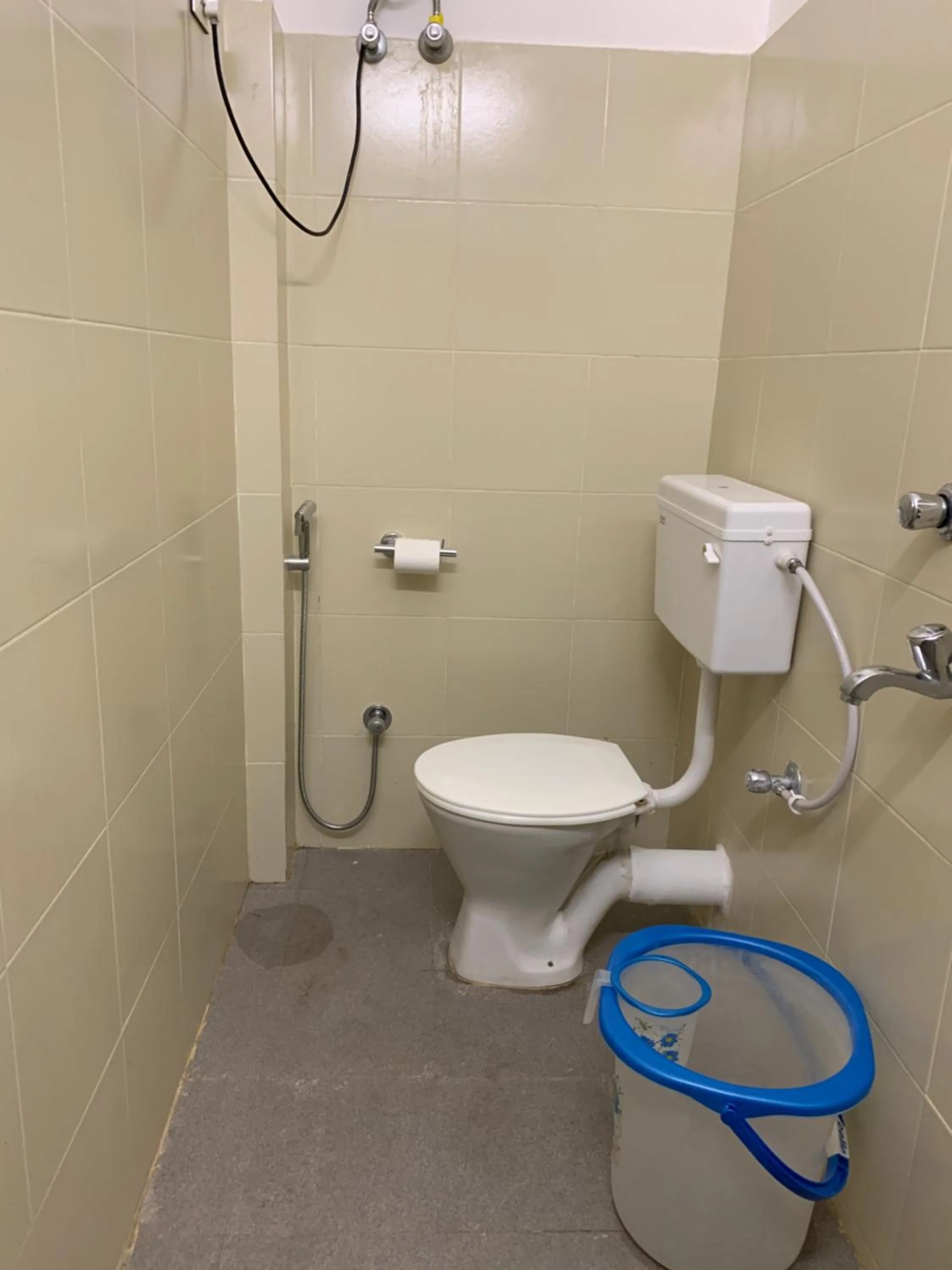 Bathroom in Hotel Saluja