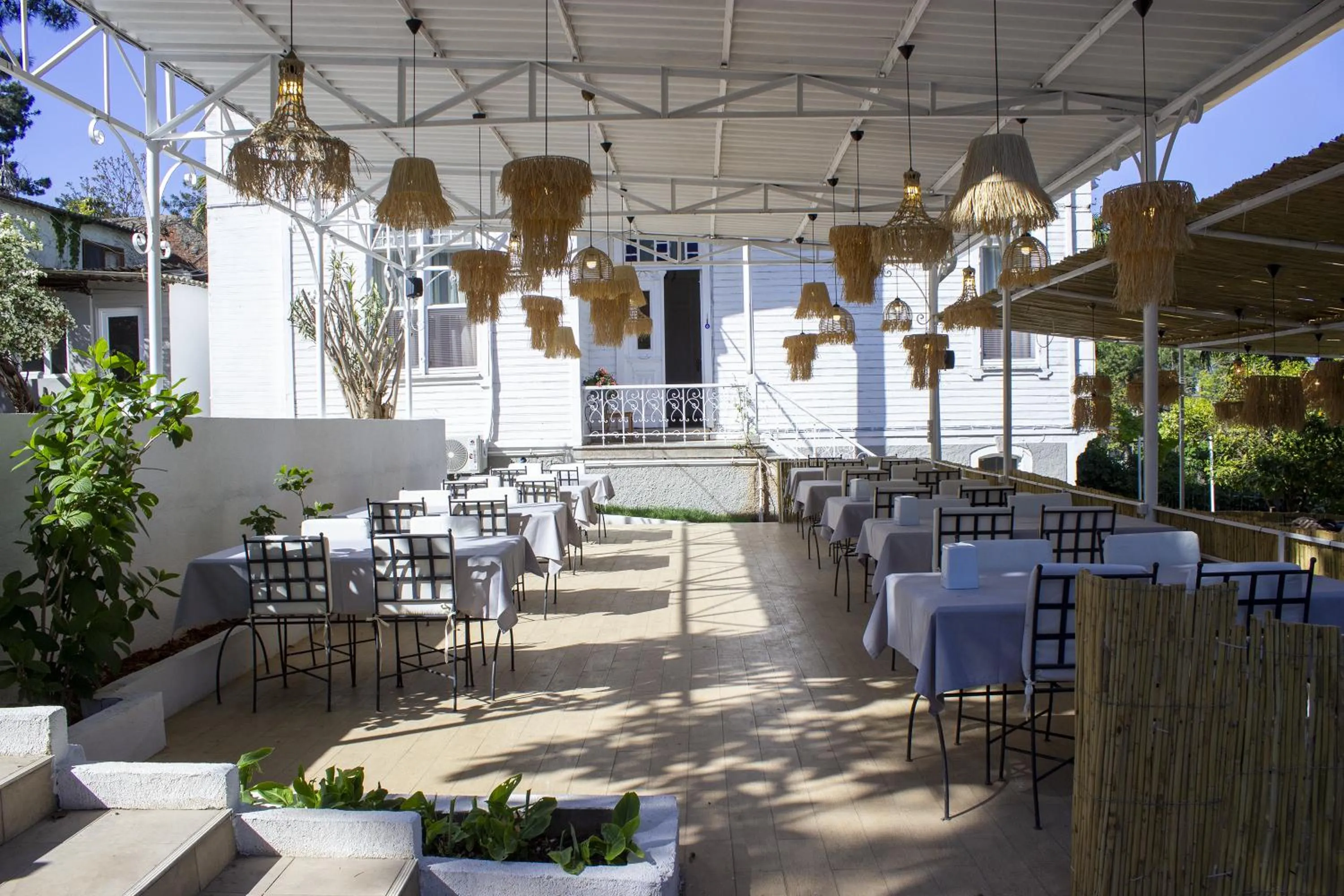 Restaurant/places to eat in Ikigai Hotel Villa Rıfat