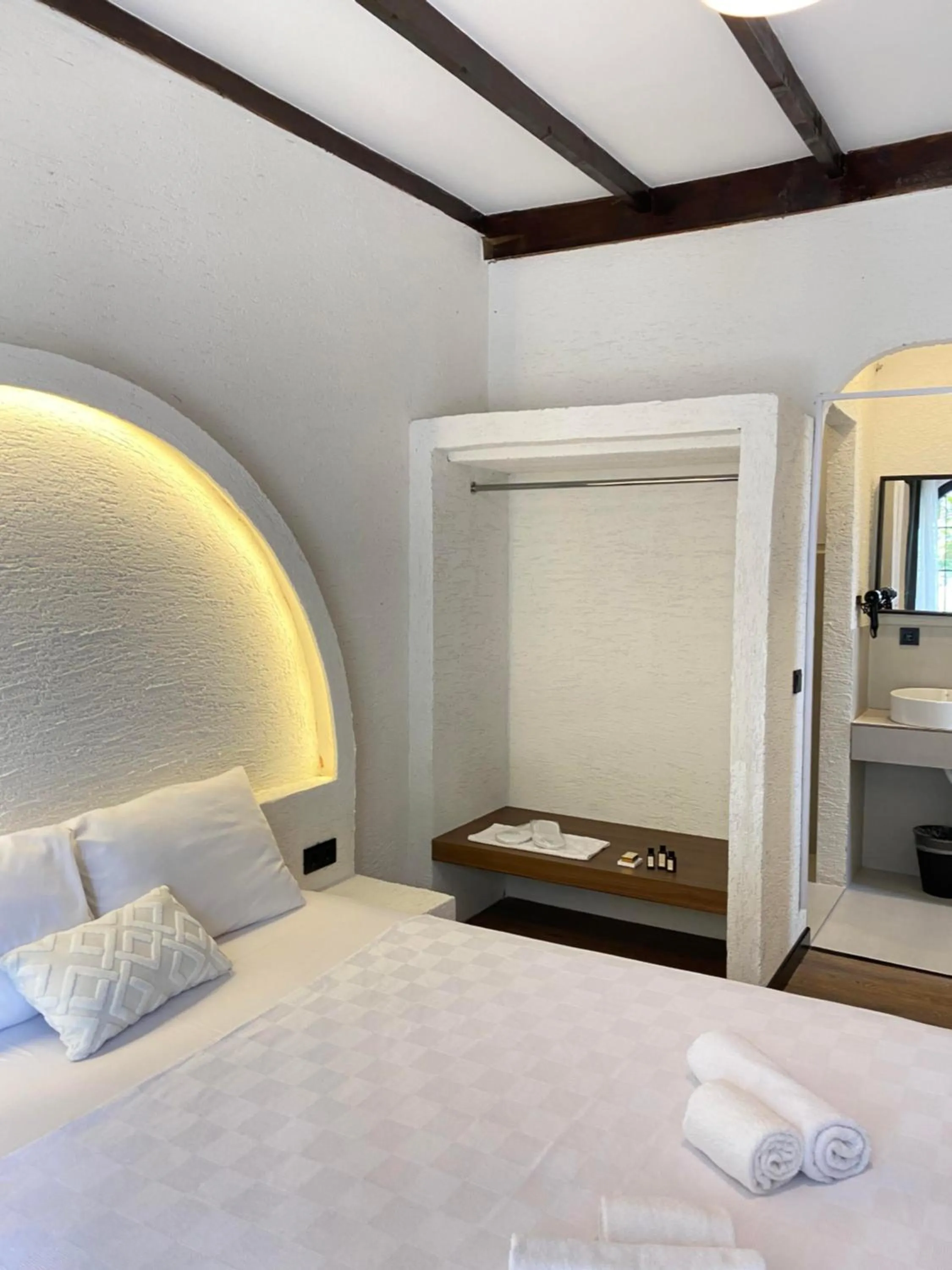 wardrobe, Bed in Ikigai Hotel Villa Rıfat