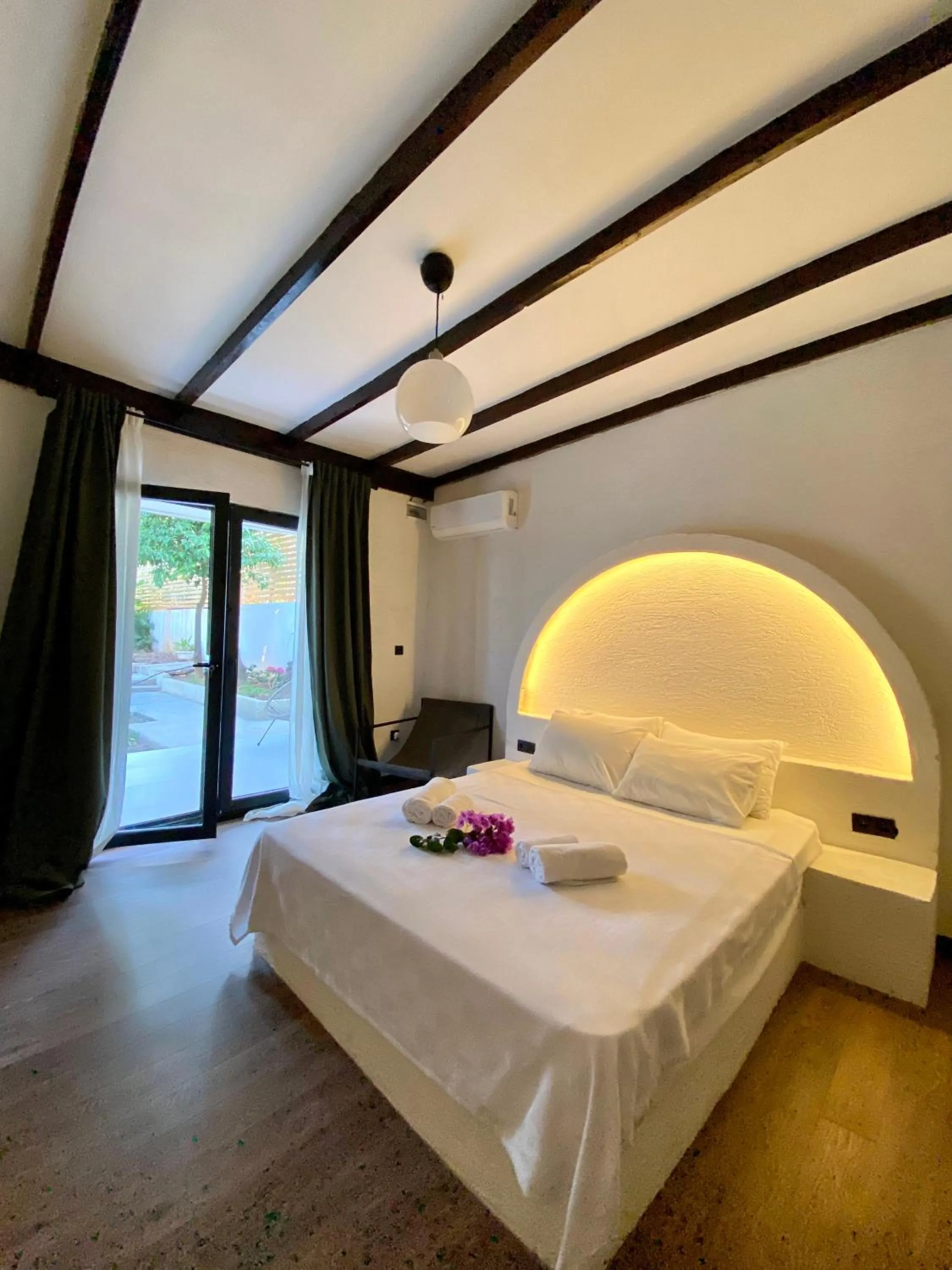 Bed in Ikigai Hotel Villa Rıfat
