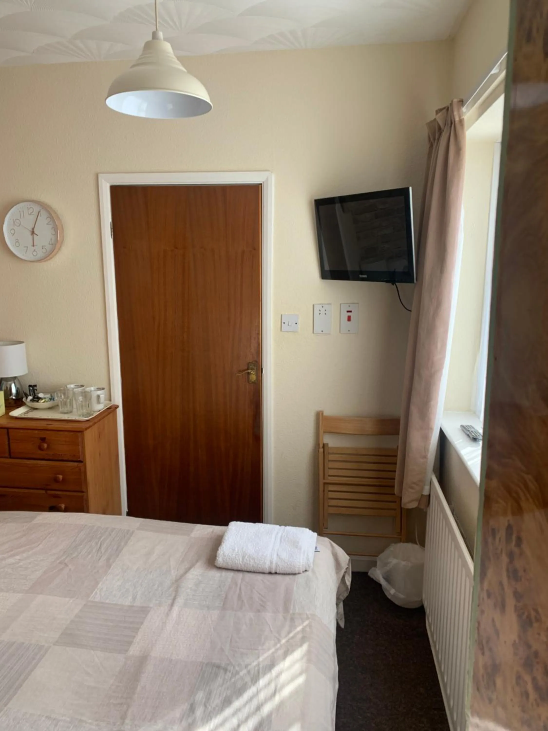 Bed in roosevelt lodge