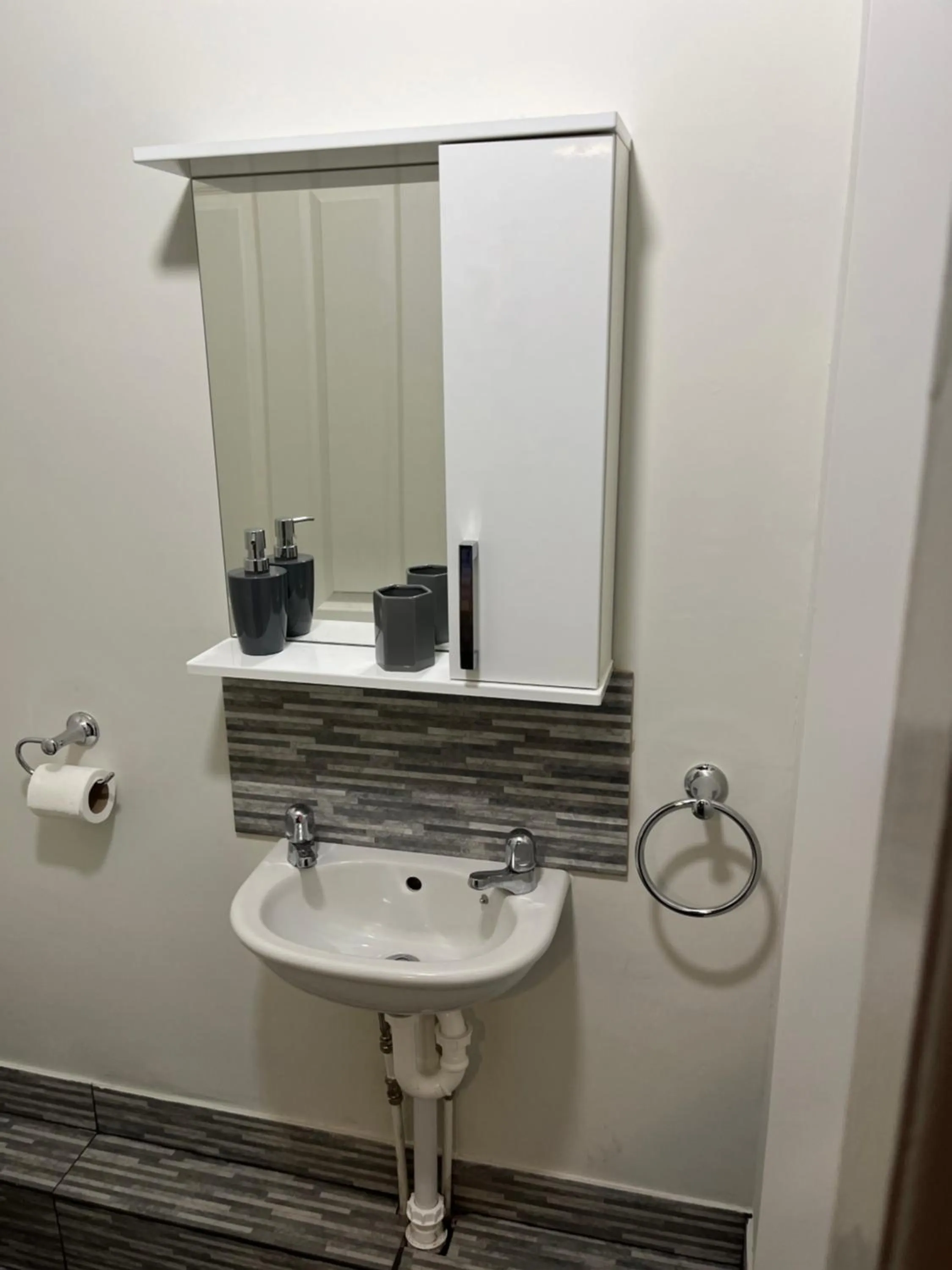 Property building in roosevelt lodge