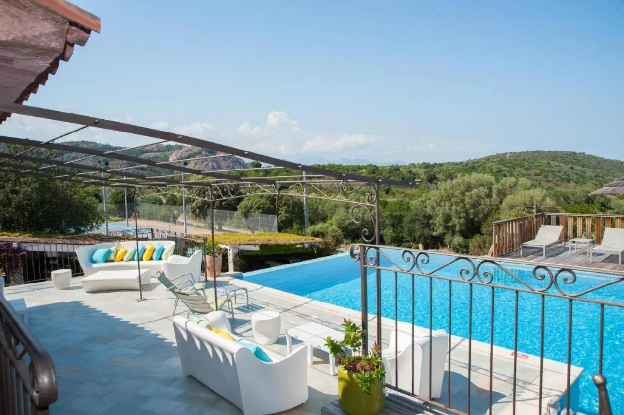 Swimming pool in Domaine de Sonia - Logements éco-insolites