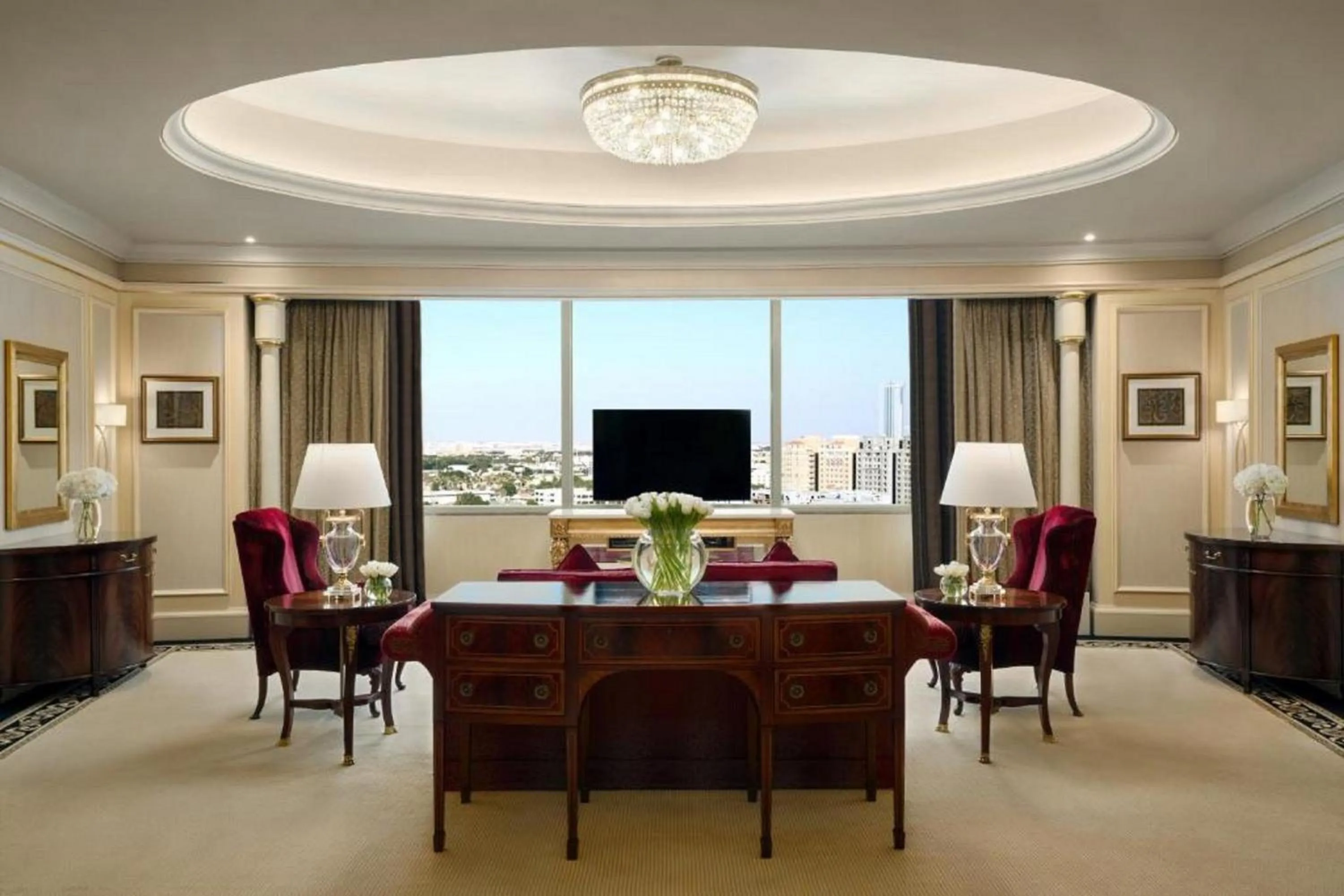 Communal lounge/ TV room in Mövenpick Hotel Al Khobar