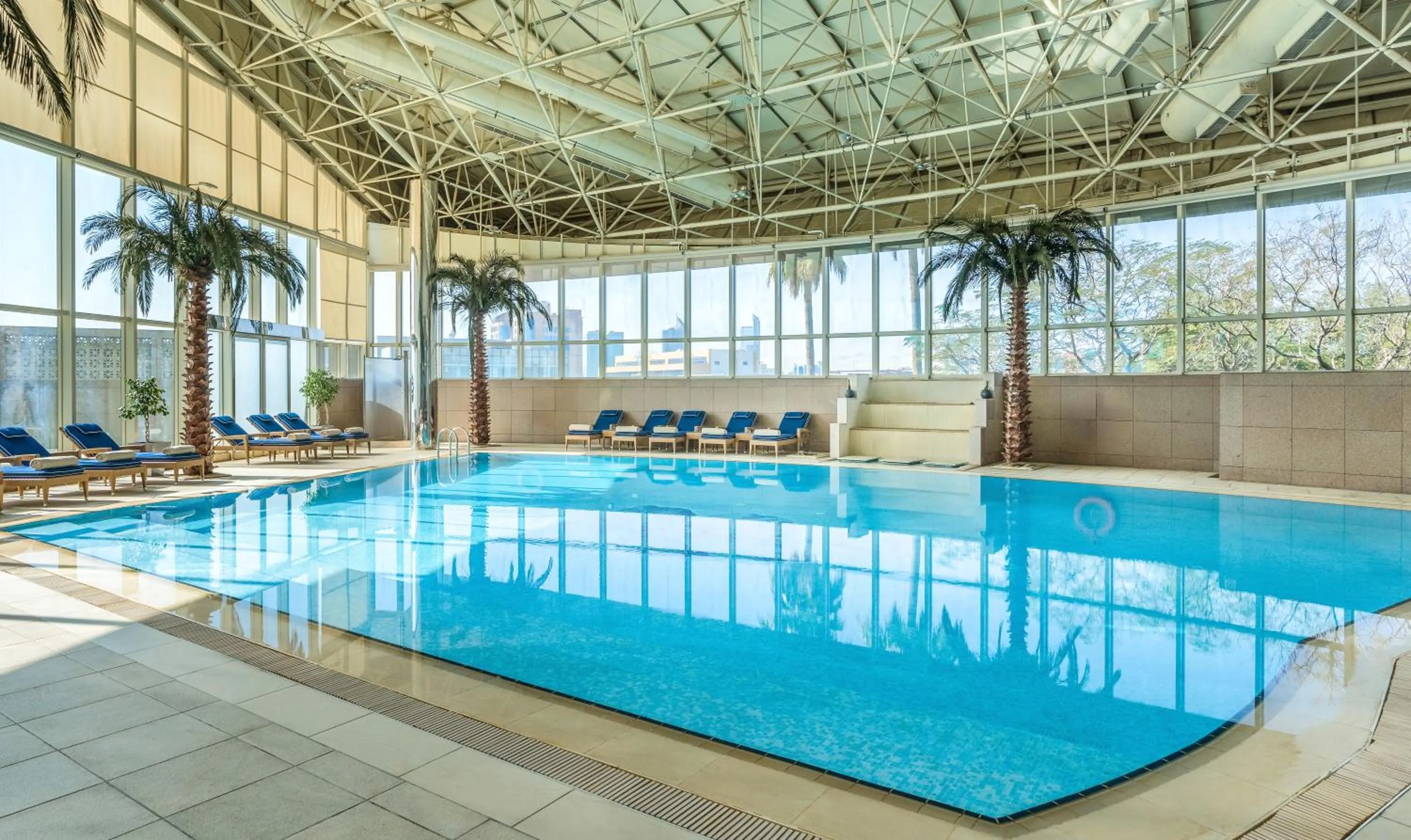 Swimming pool in Mövenpick Hotel Al Khobar