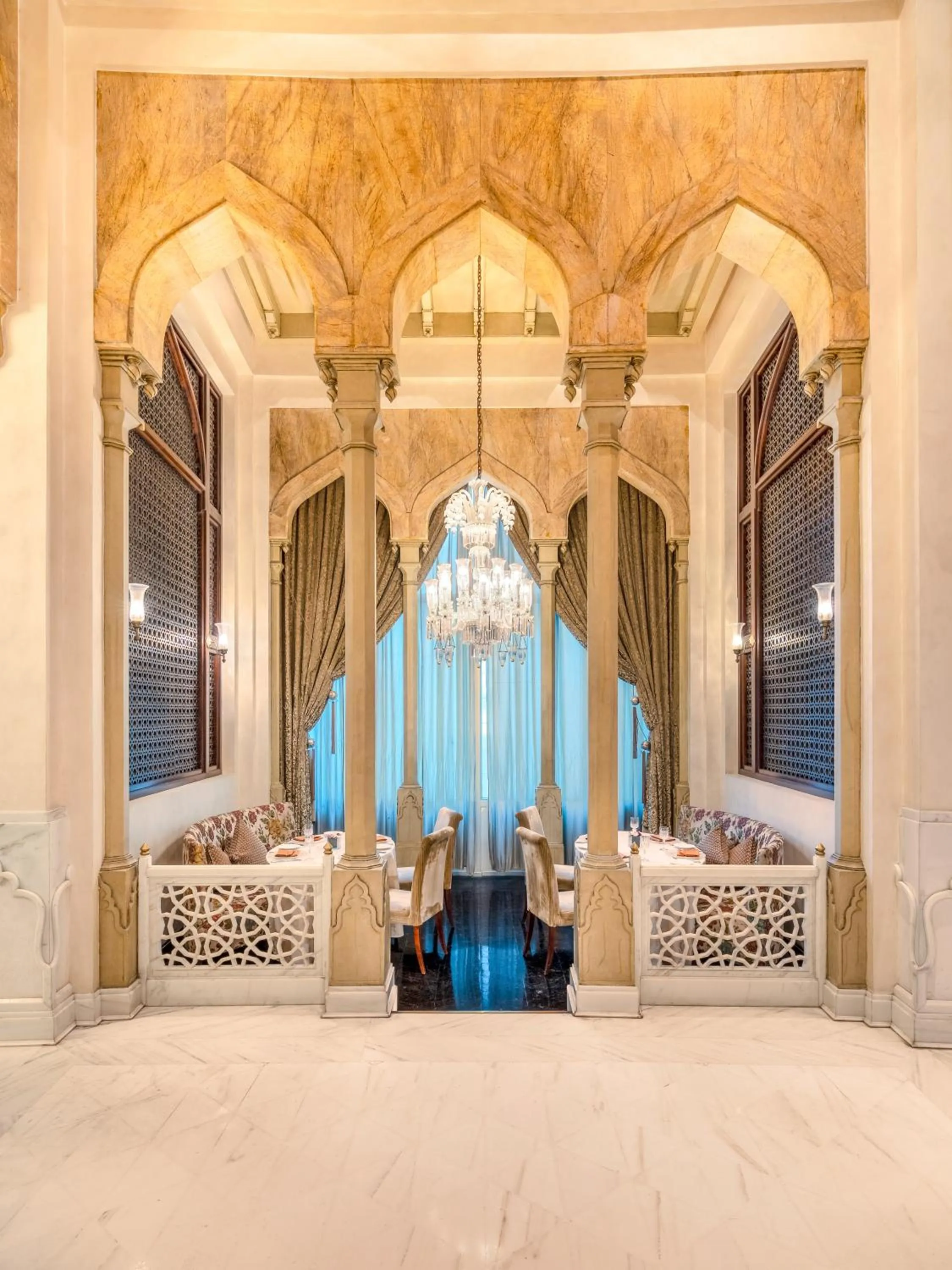 Restaurant/places to eat, Bed in Mövenpick Hotel Al Khobar