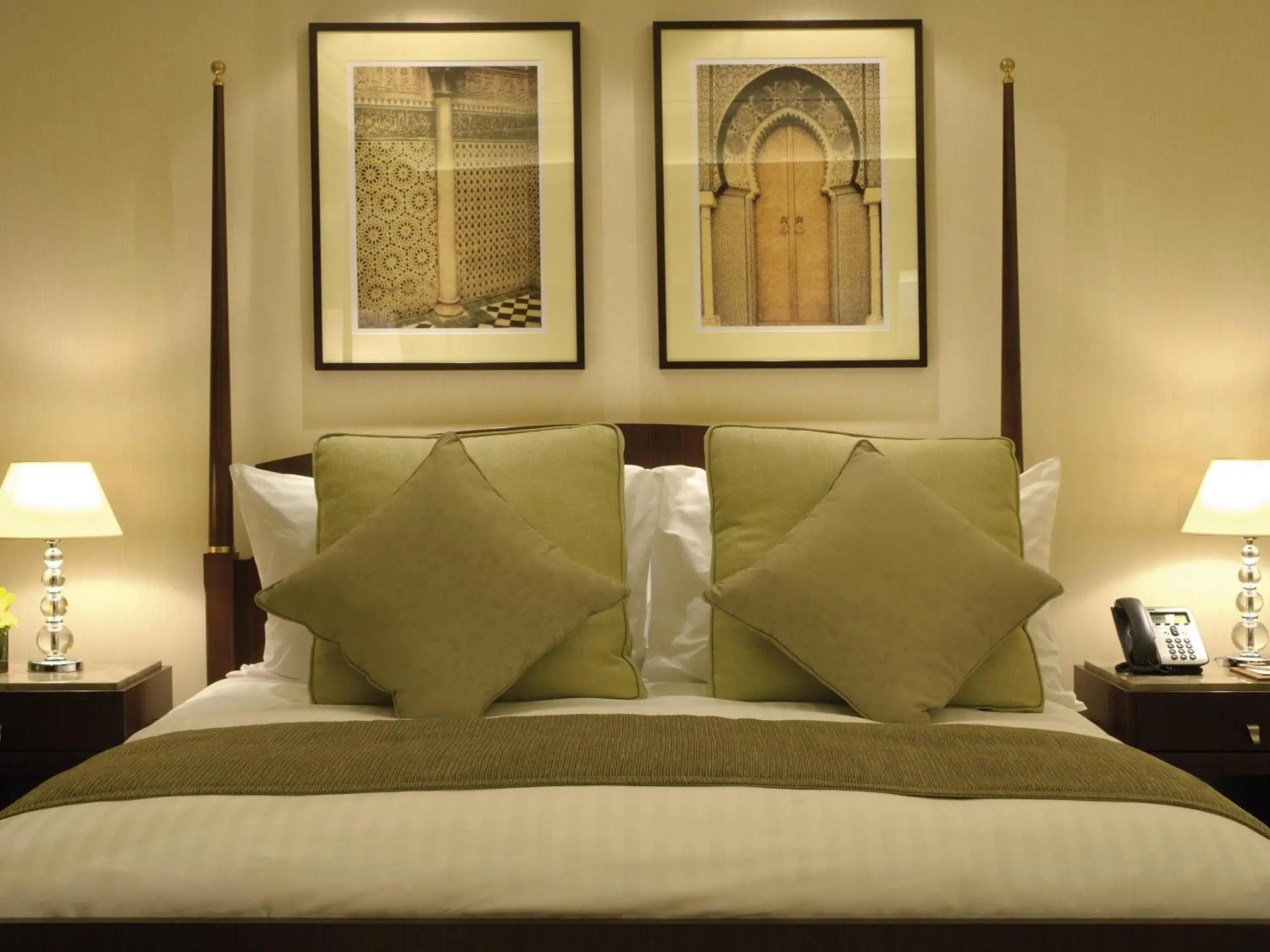 Bedroom, Bed in Mövenpick Hotel Al Khobar Bedroom, Bed in Mövenpick Hotel Al Khobar