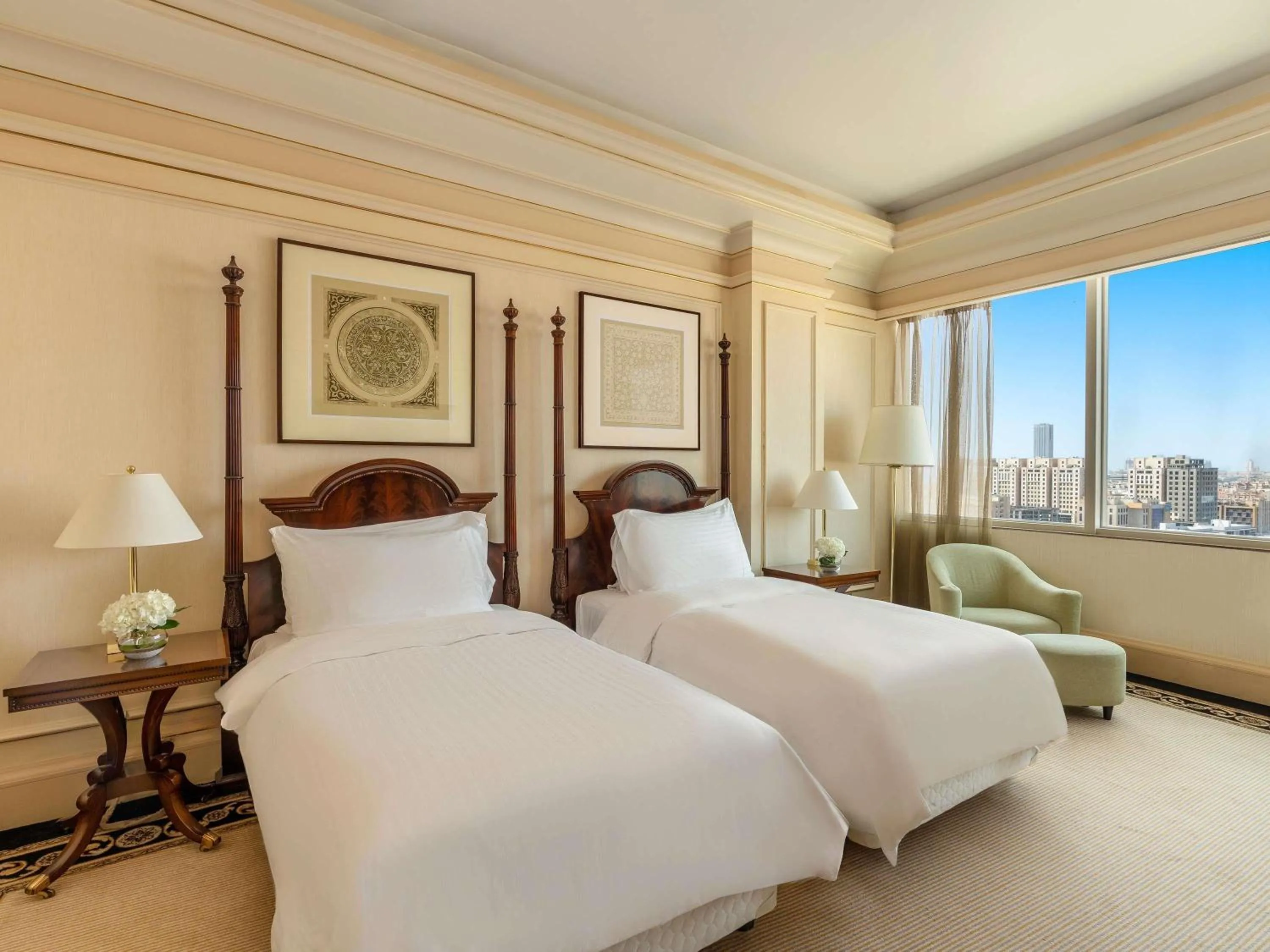 Bedroom, Bed in Mövenpick Hotel Al Khobar