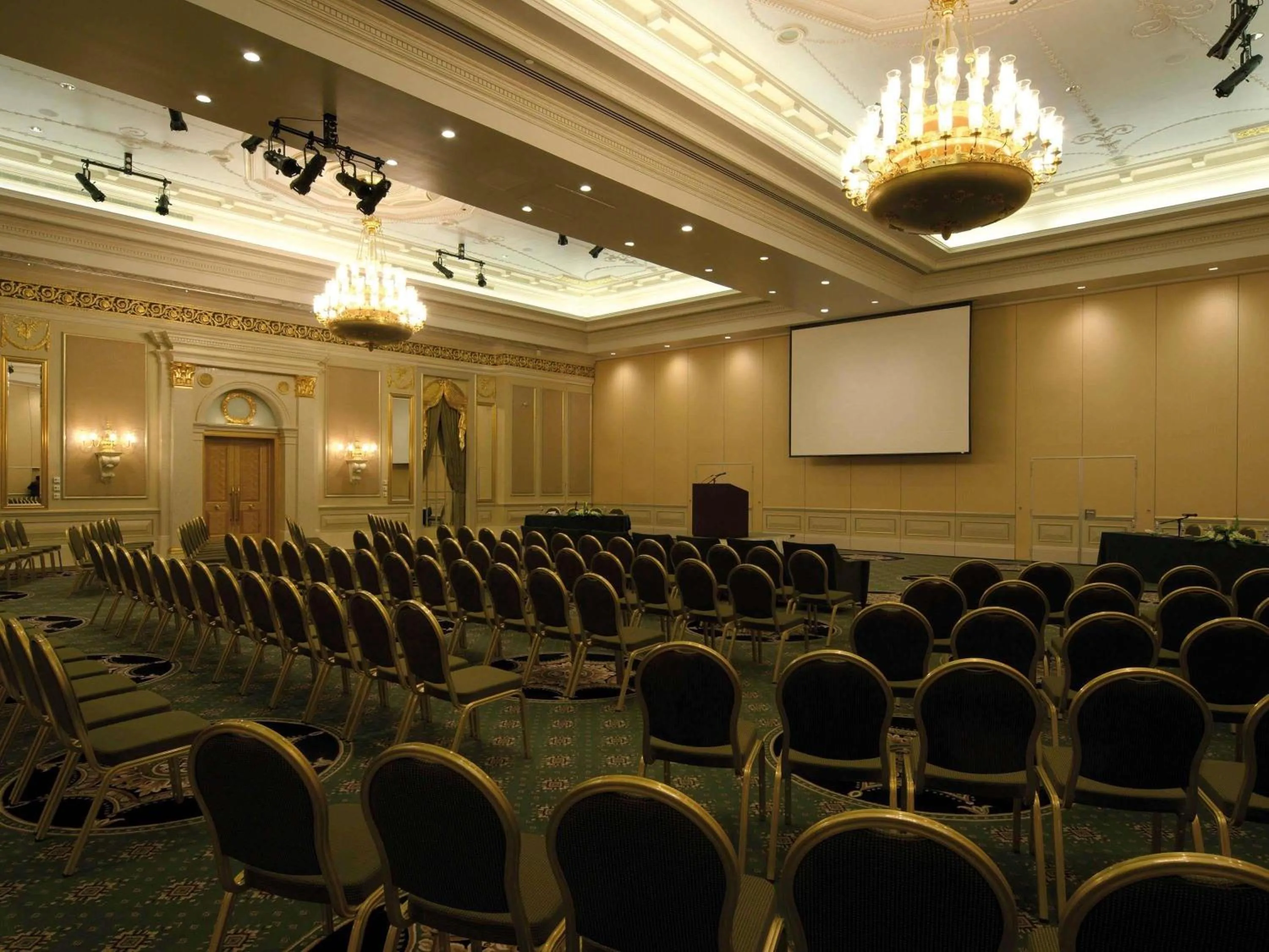 Meeting/conference room in Mövenpick Hotel Al Khobar