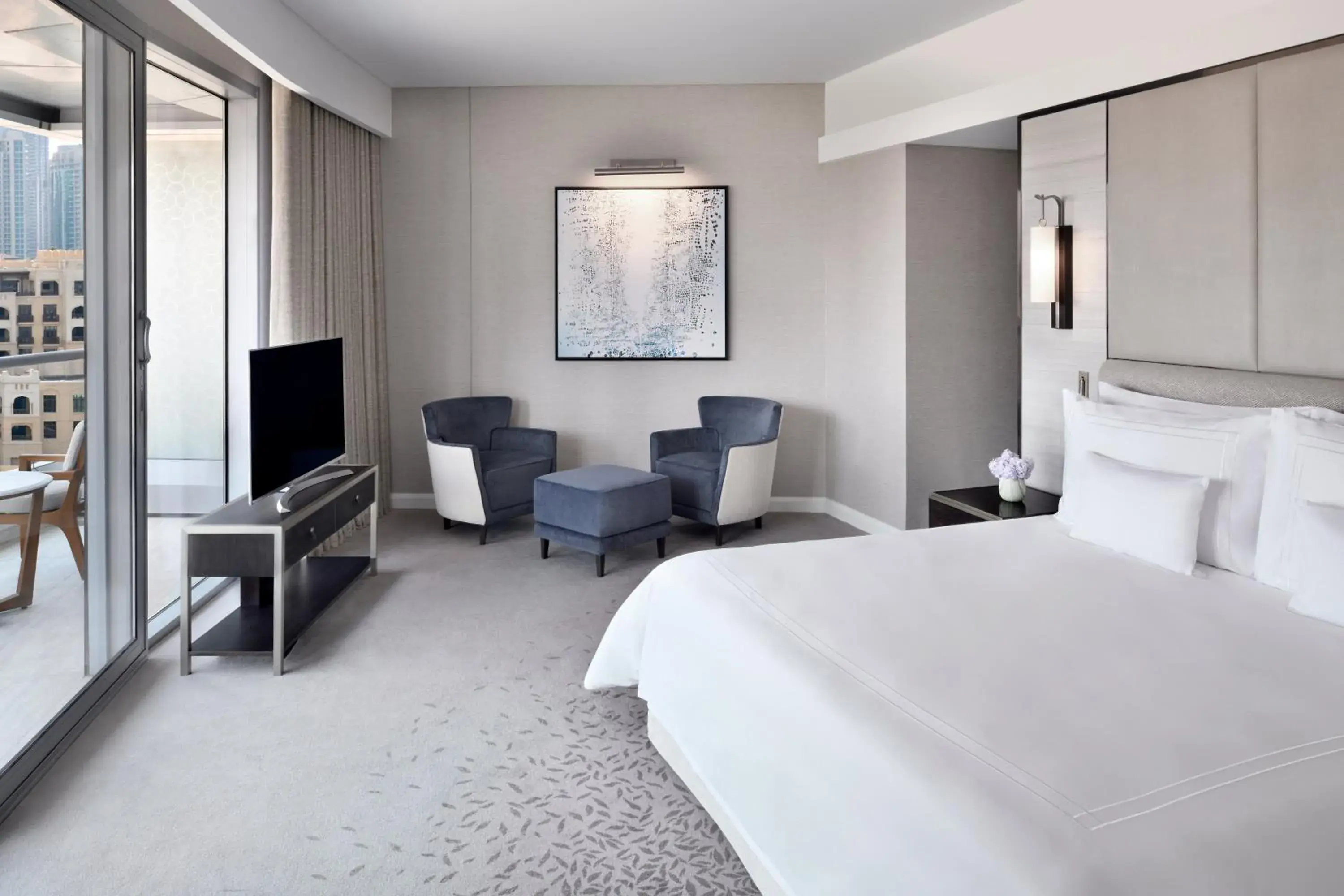 Executive Suite Downtown View with Balcony and Lounge Access in Address Downtown Executive Suite Downtown View with Balcony and Lounge Access in Address Downtown