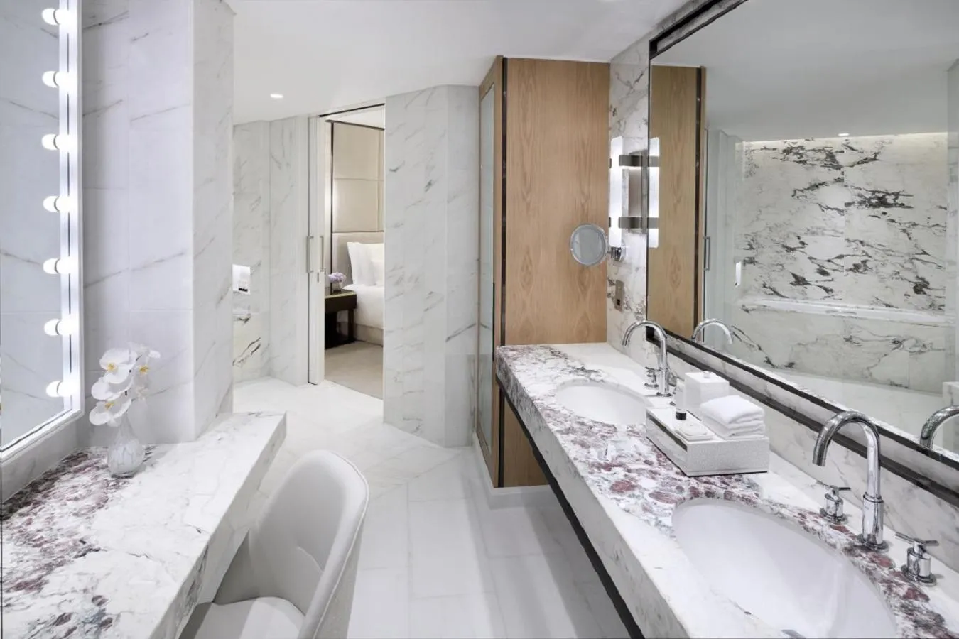 Bathroom, Bed in Address Downtown