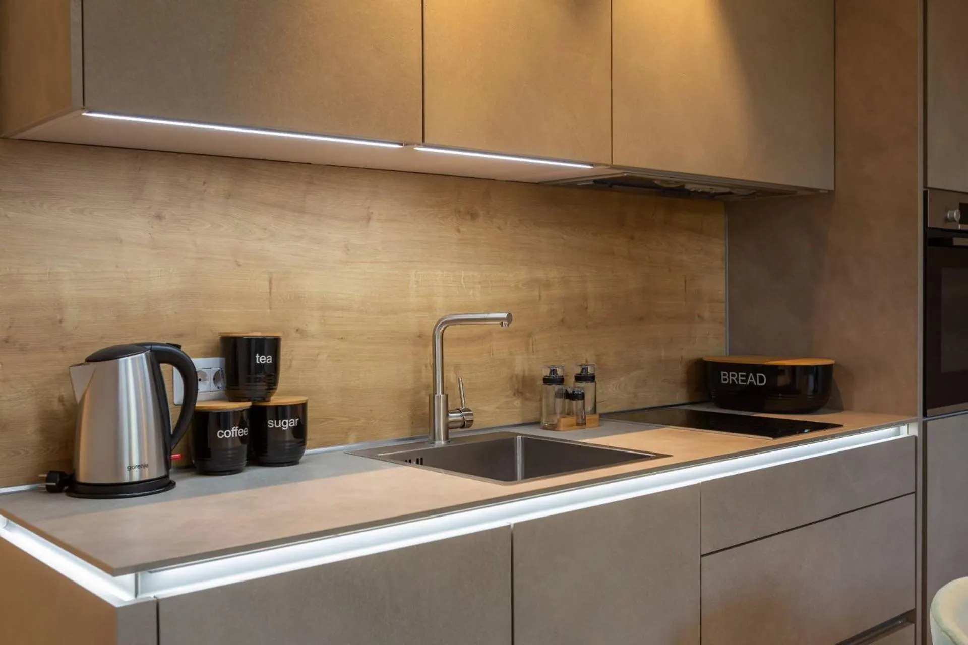 Kitchen or kitchenette in Dedaj Resort - Villa Tina