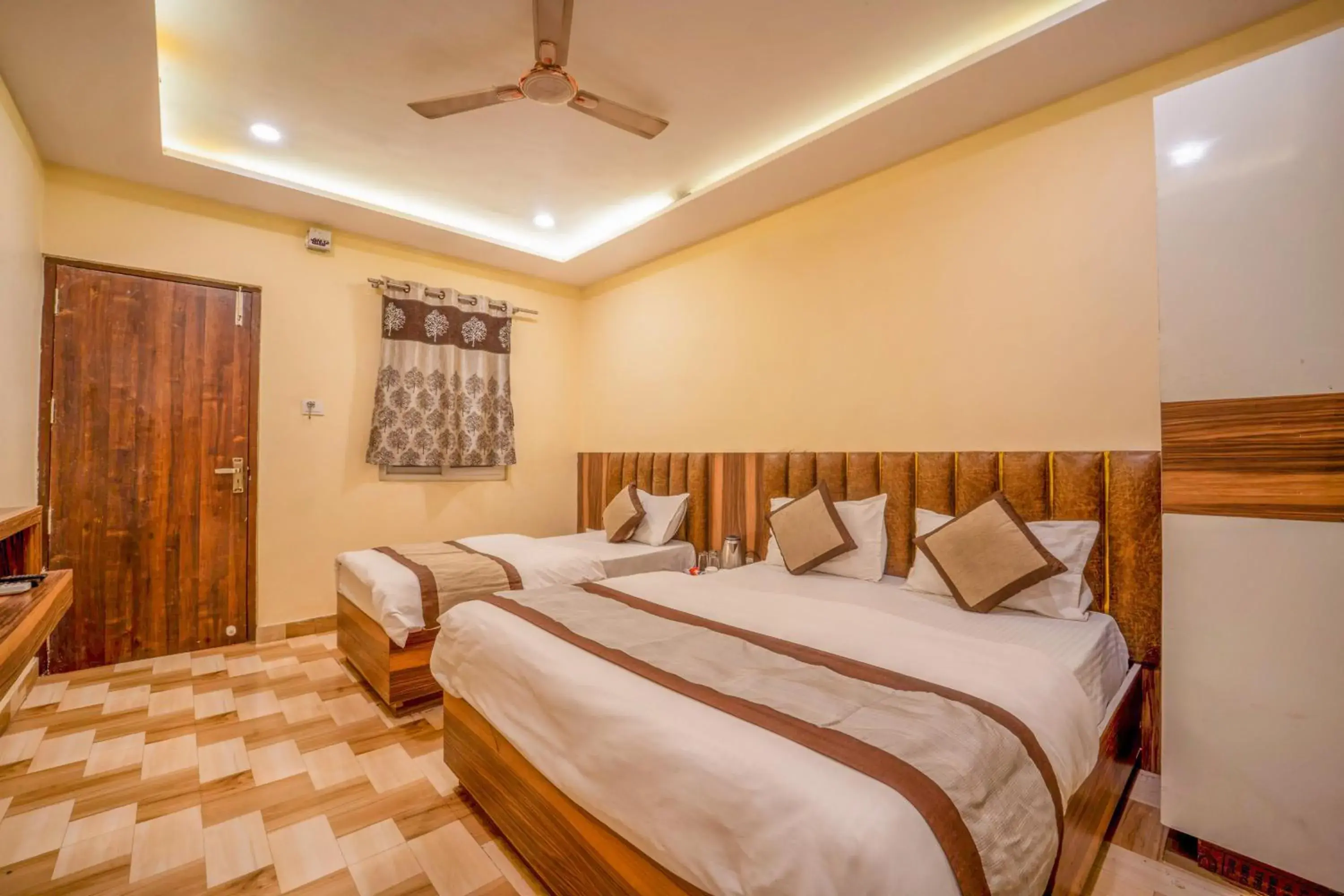 Deluxe Family Room in HOTEL AUGUSTO Deluxe Family Room in HOTEL AUGUSTO