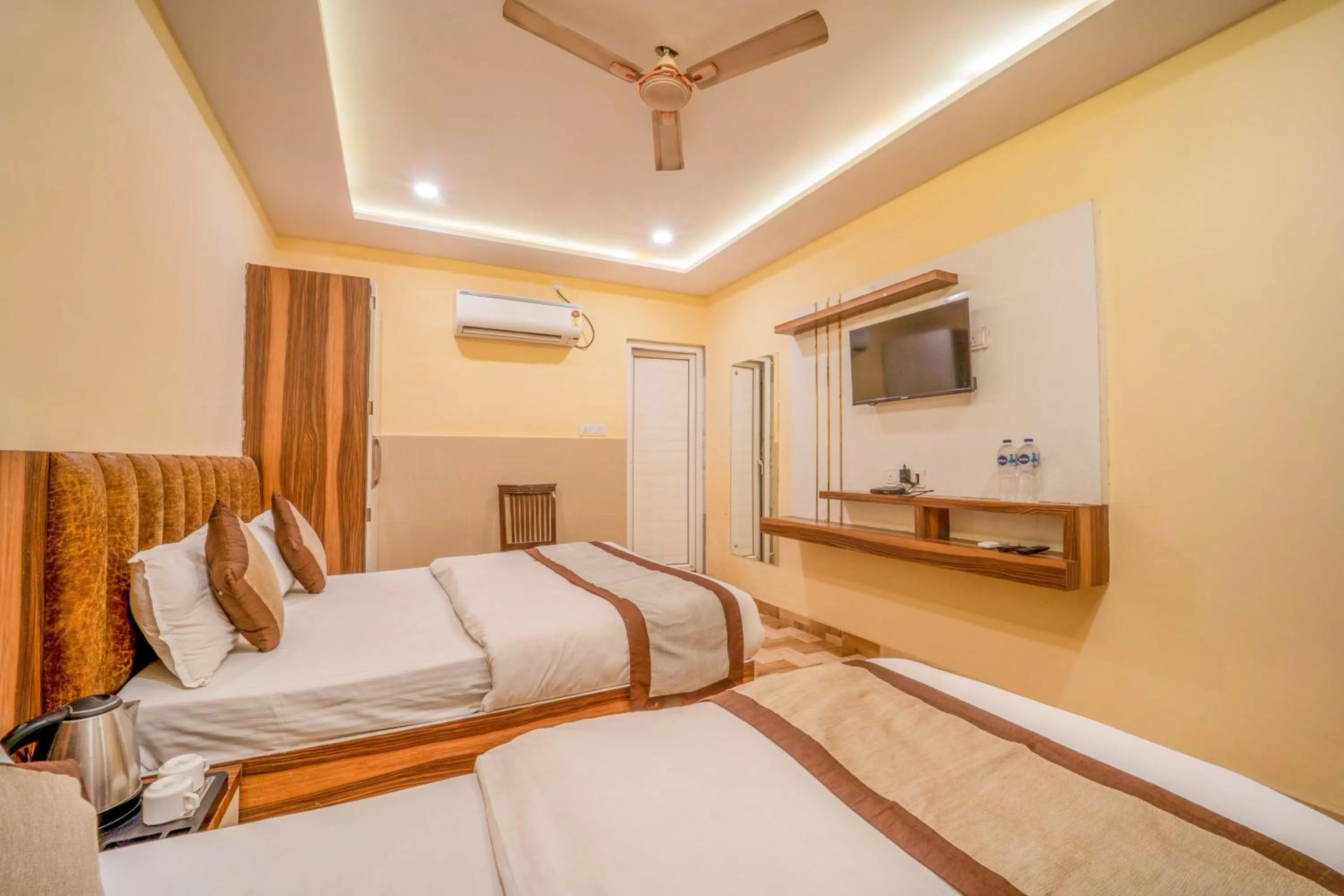 Bed in HOTEL AUGUSTO