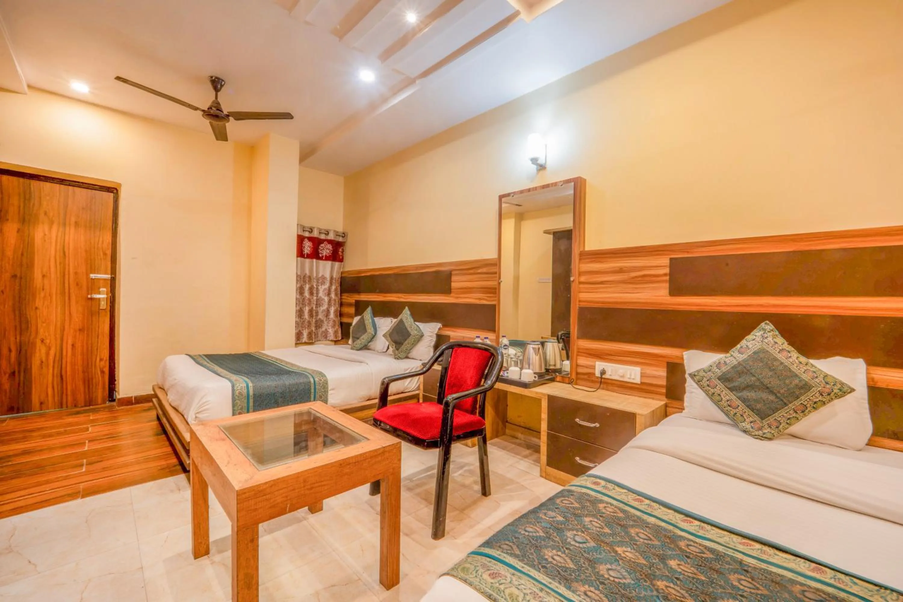 Bedroom, Bed in HOTEL AUGUSTO