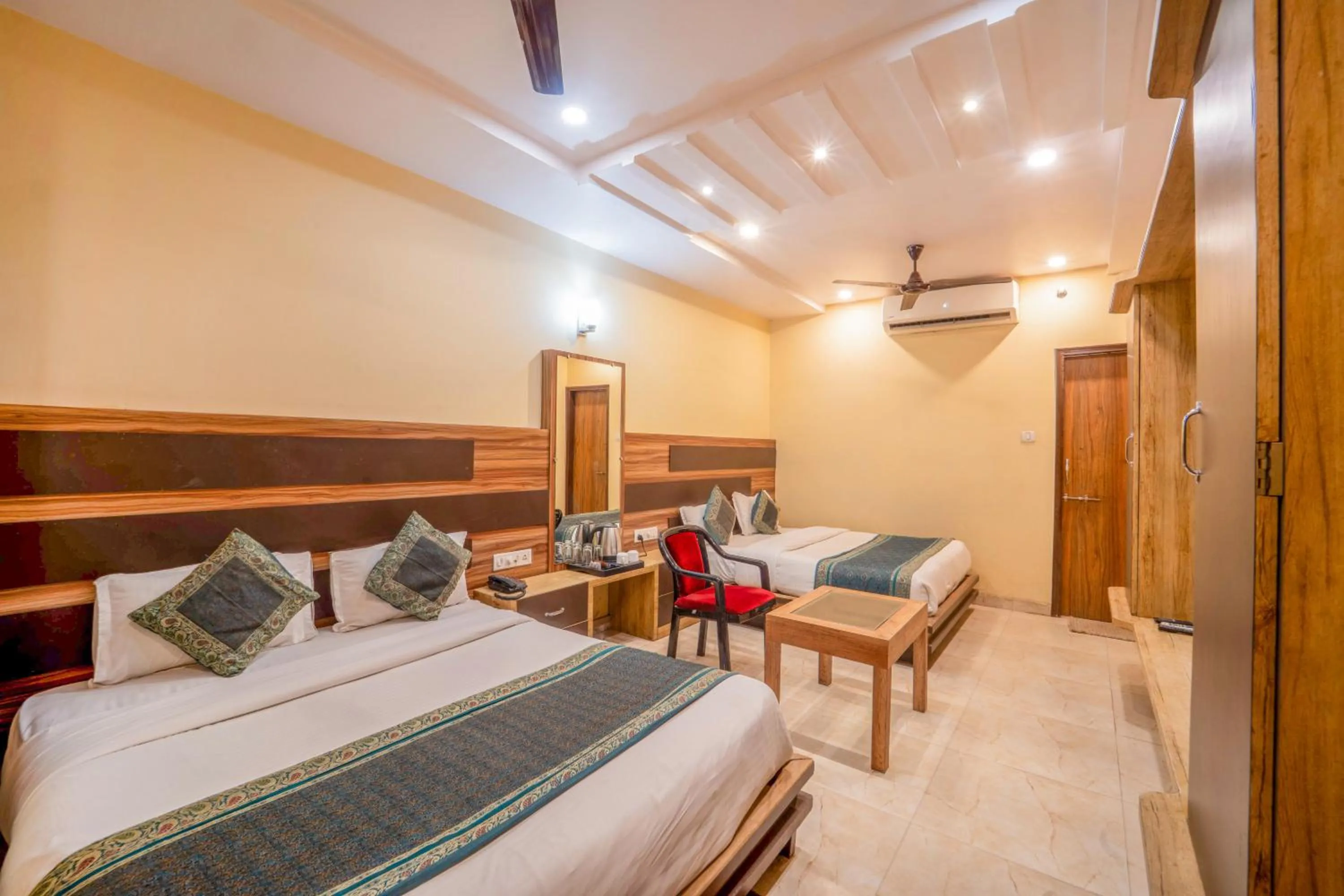 Bedroom, Bed in HOTEL AUGUSTO