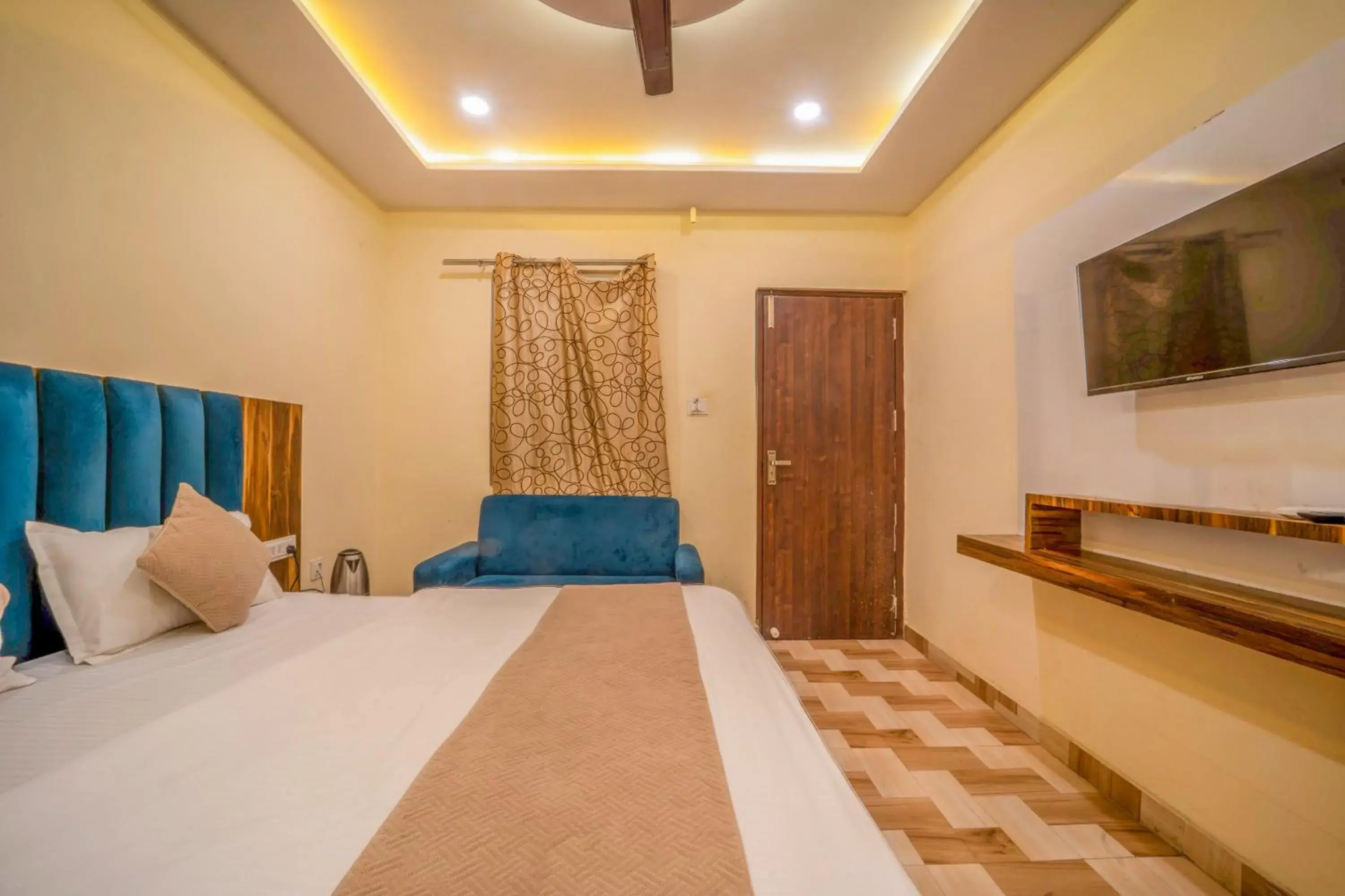 Bed in HOTEL AUGUSTO Bed in HOTEL AUGUSTO