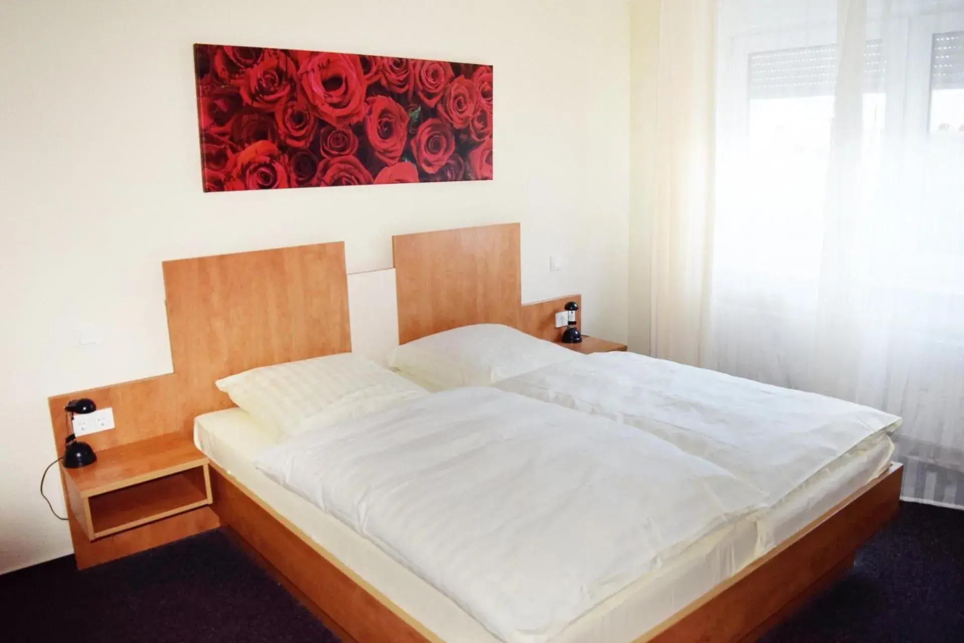 Double Room with Private Bathroom in Hotel Meuser Double Room with Private Bathroom in Hotel Meuser