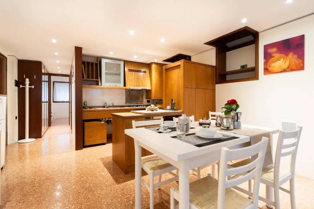 Kitchen or kitchenette in The Zen House Apartment
