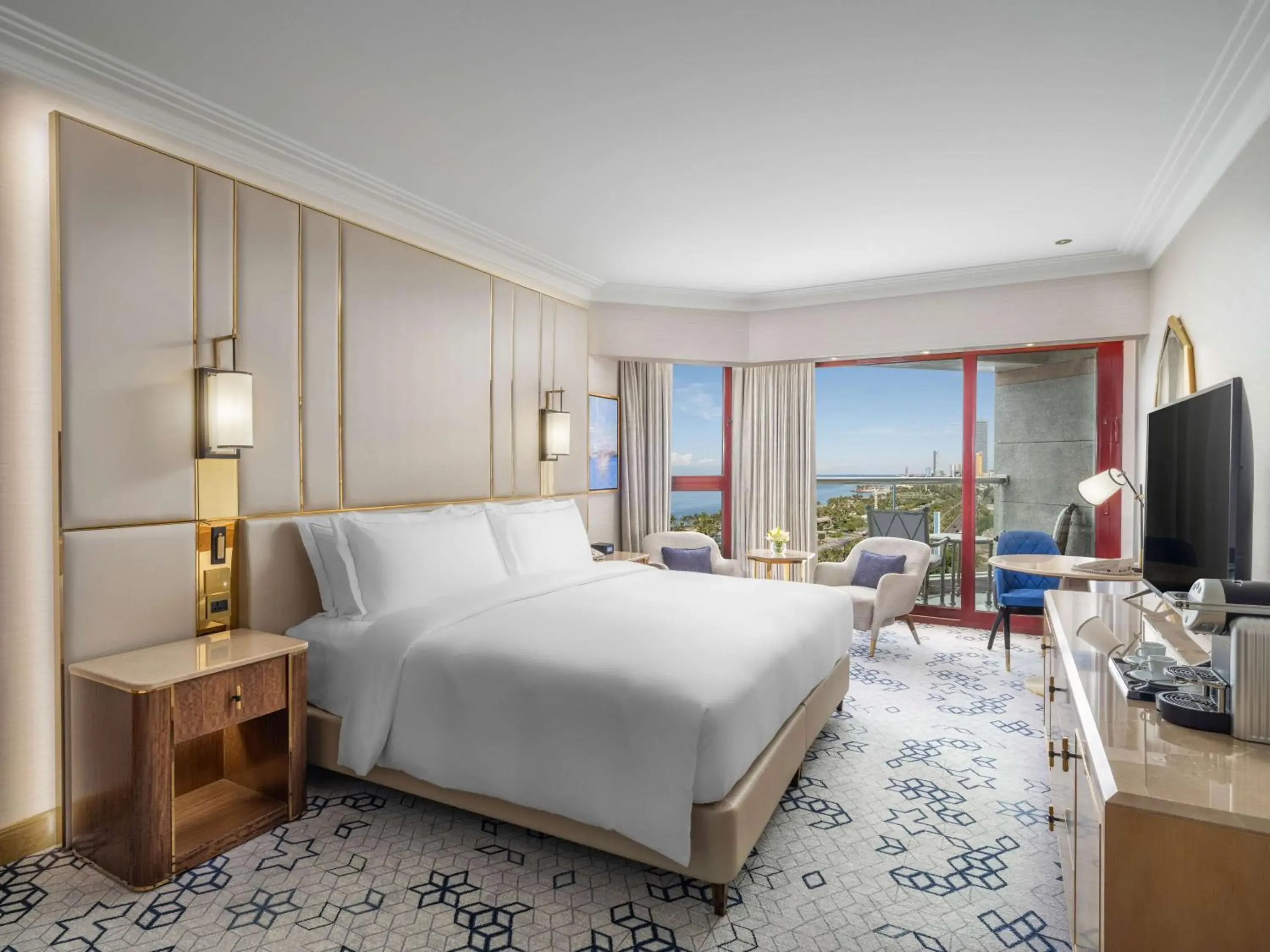 Executive King Room with Partial Sea View - Lounge Access in Jeddah Hilton Executive King Room with Partial Sea View - Lounge Access in Jeddah Hilton