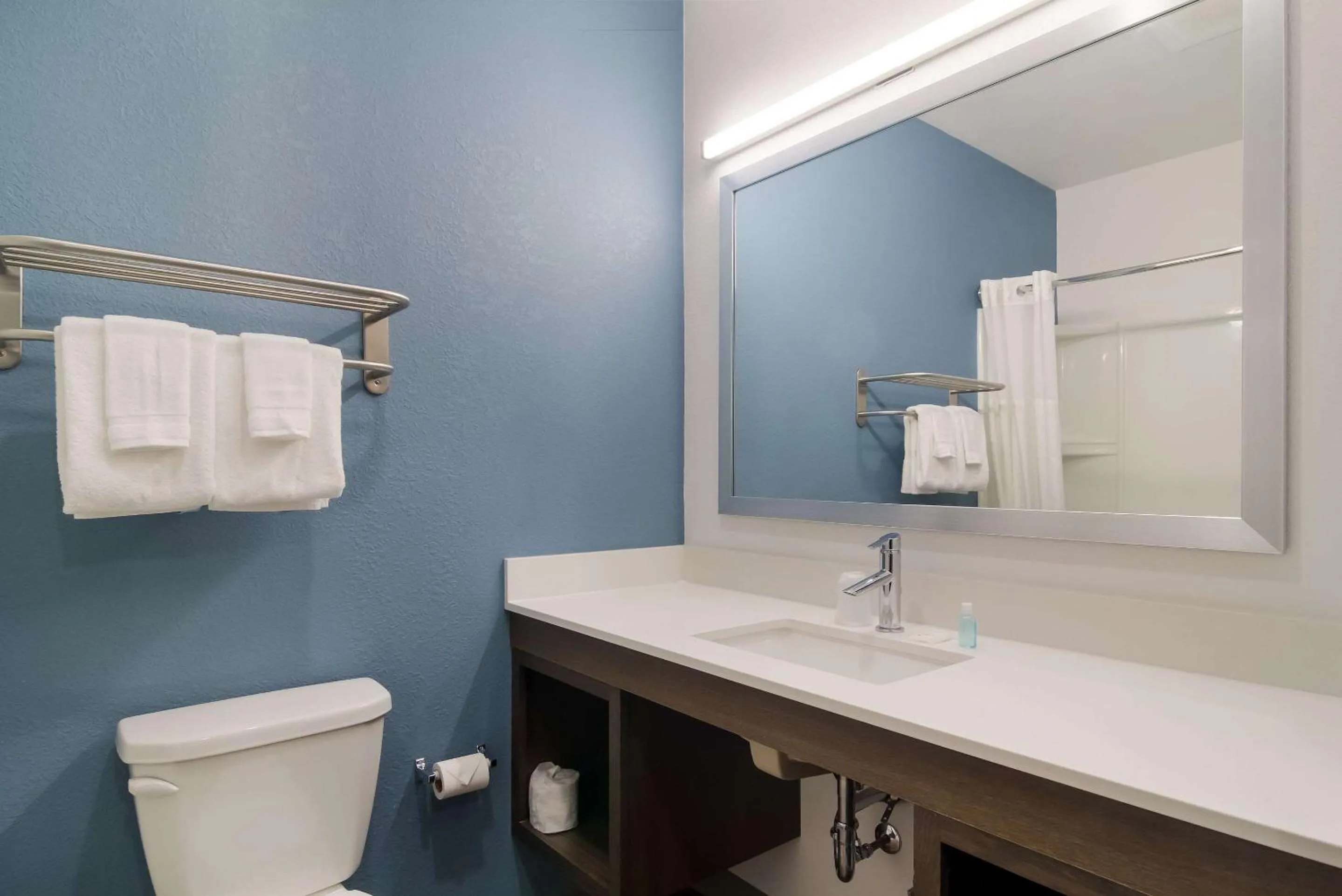 Bedroom in WoodSpring Suites Jacksonville - South