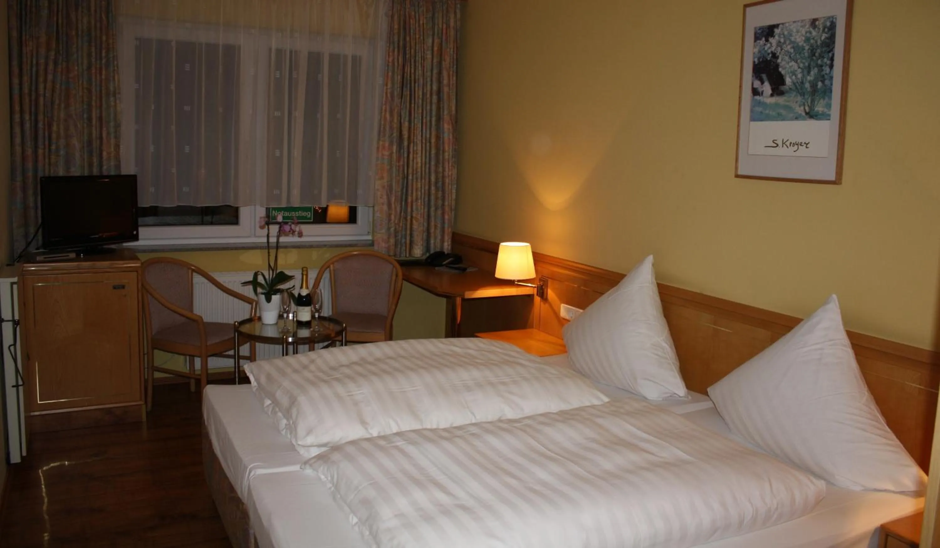 Bed in Hotel Mykonos