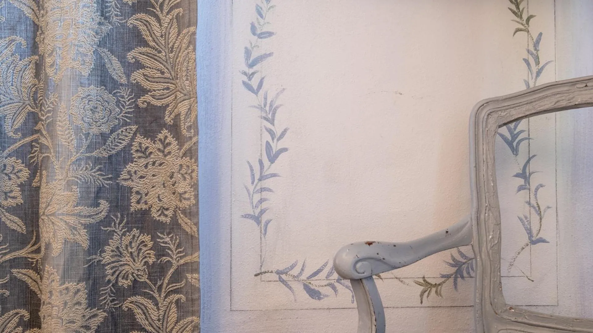 furniture in Il Castagnolo Country B&B