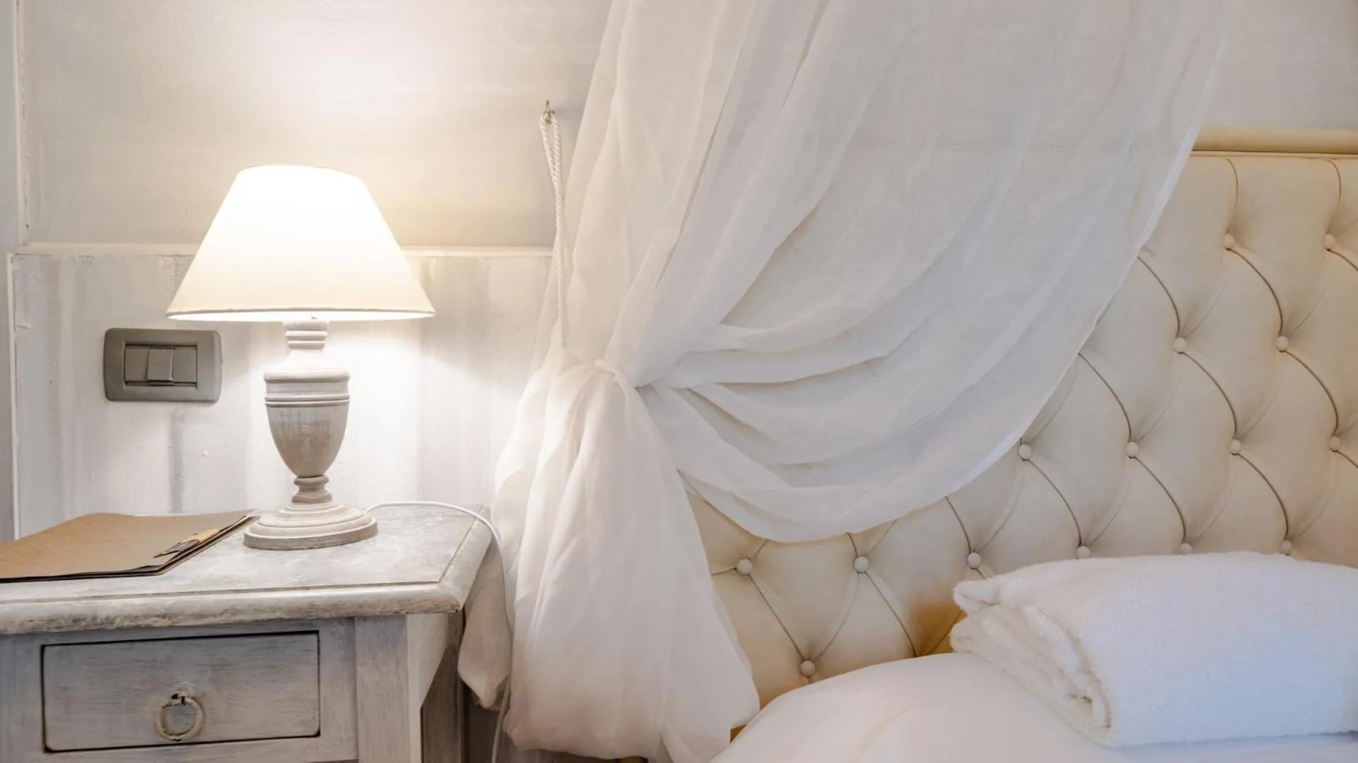 Bedroom, Bed in Il Castagnolo Country B&B