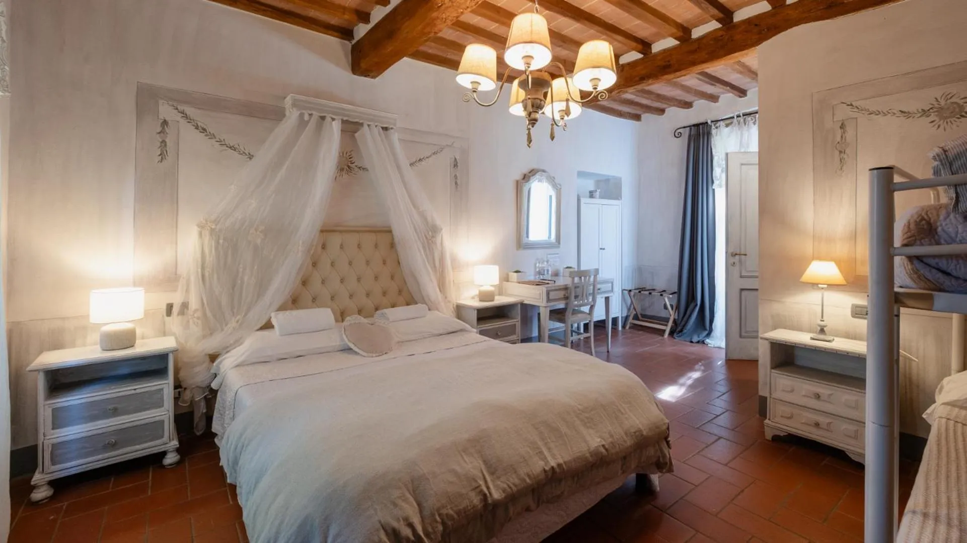 Bedroom, Bed in Il Castagnolo Country B&B
