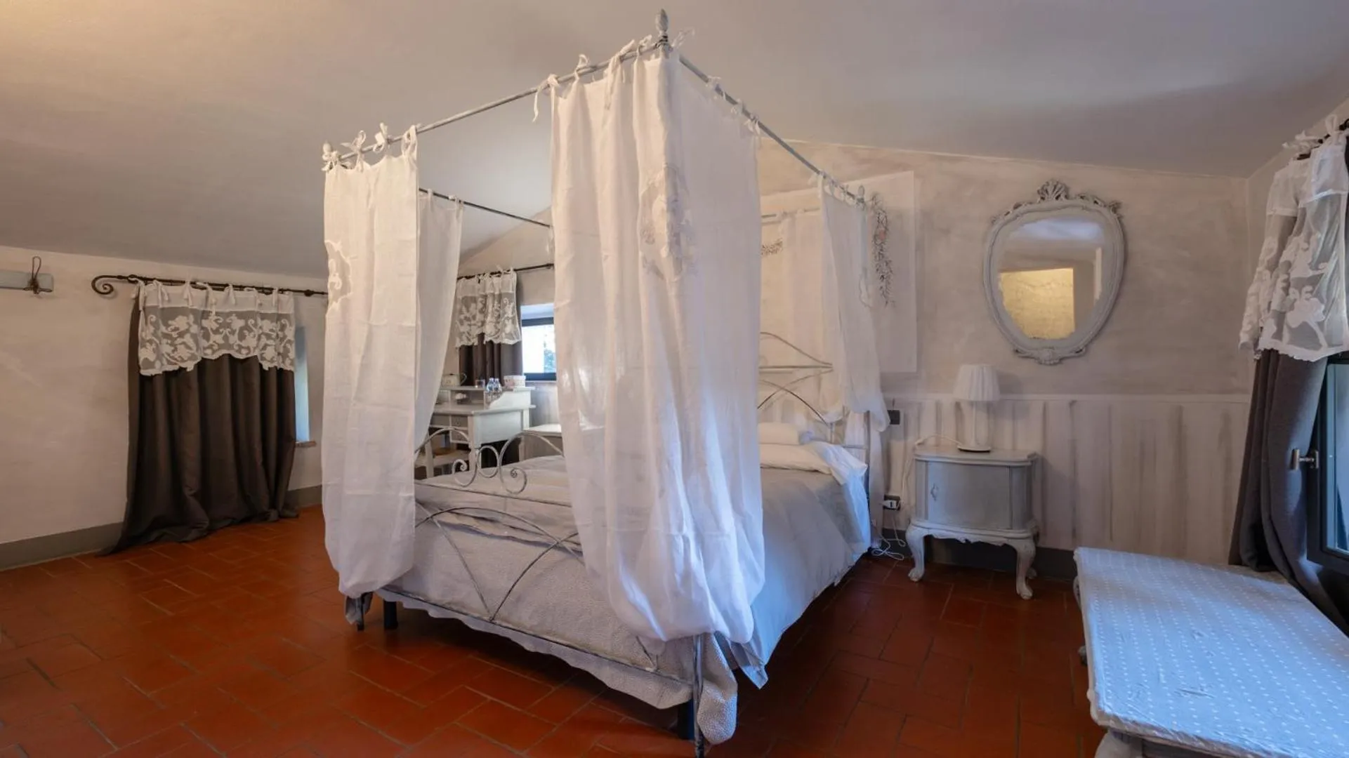 Bedroom, Bed in Il Castagnolo Country B&B