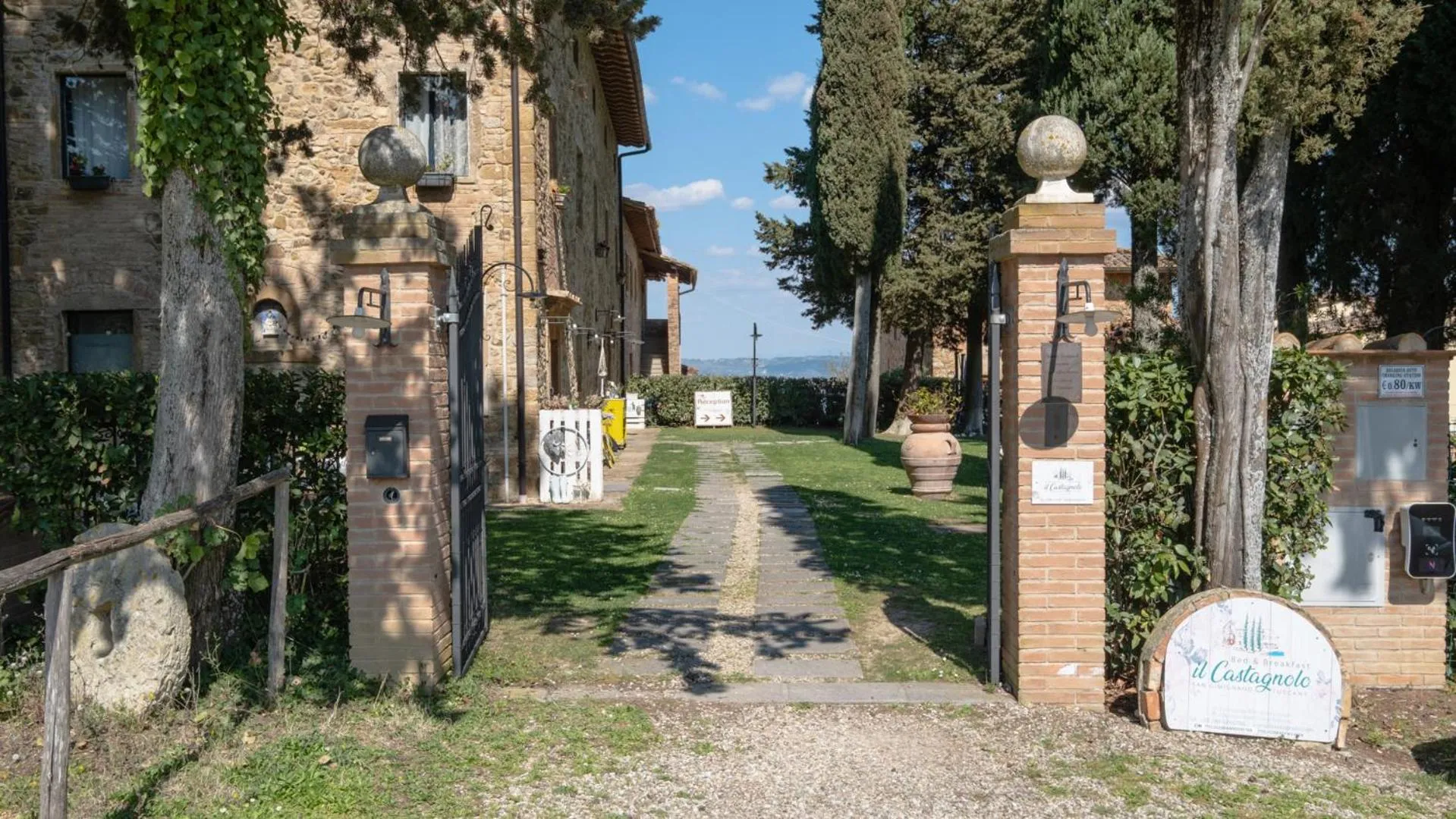 Facade/entrance in Il Castagnolo Country B&B