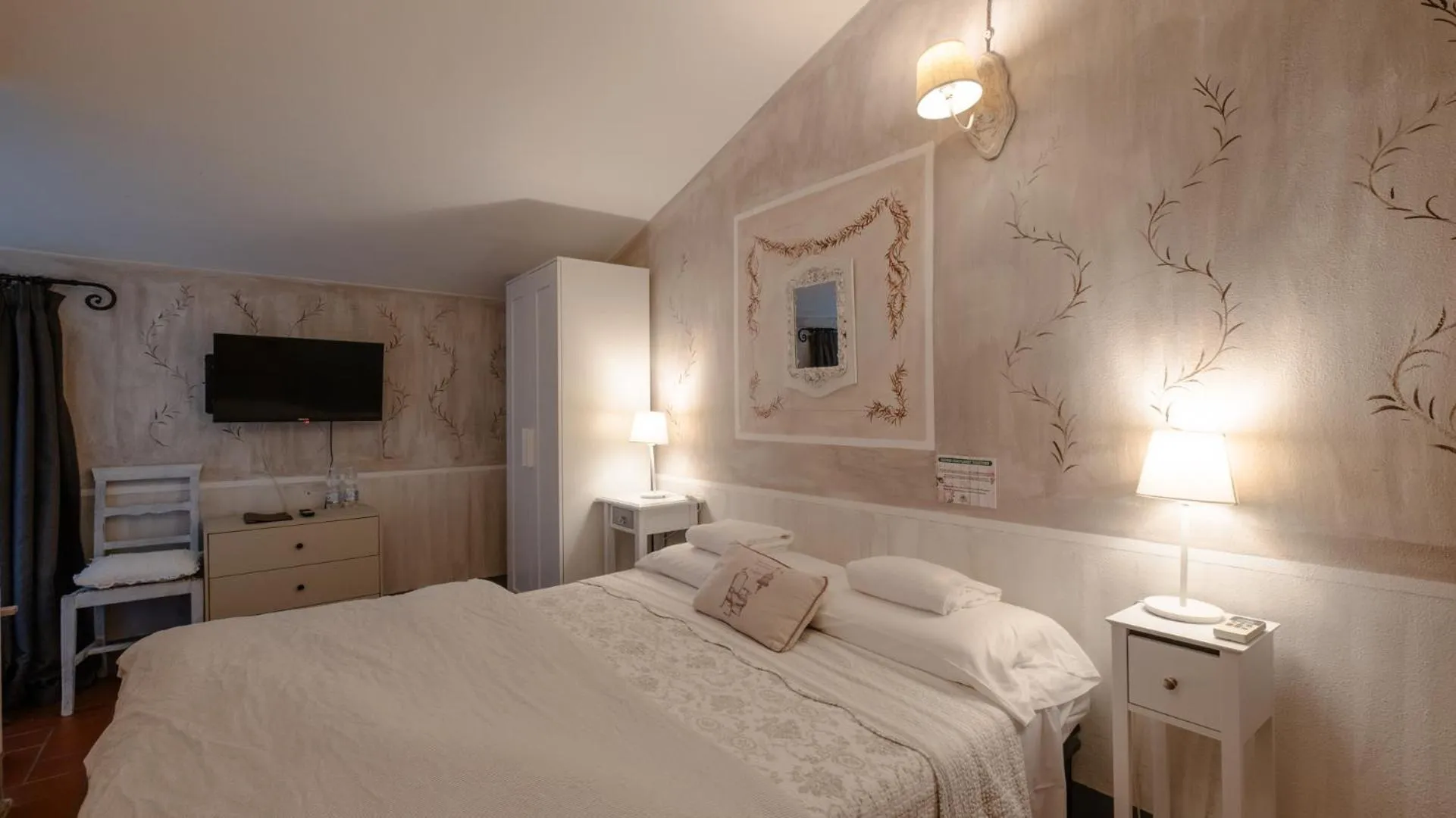 Bedroom, Bed in Il Castagnolo Country B&B