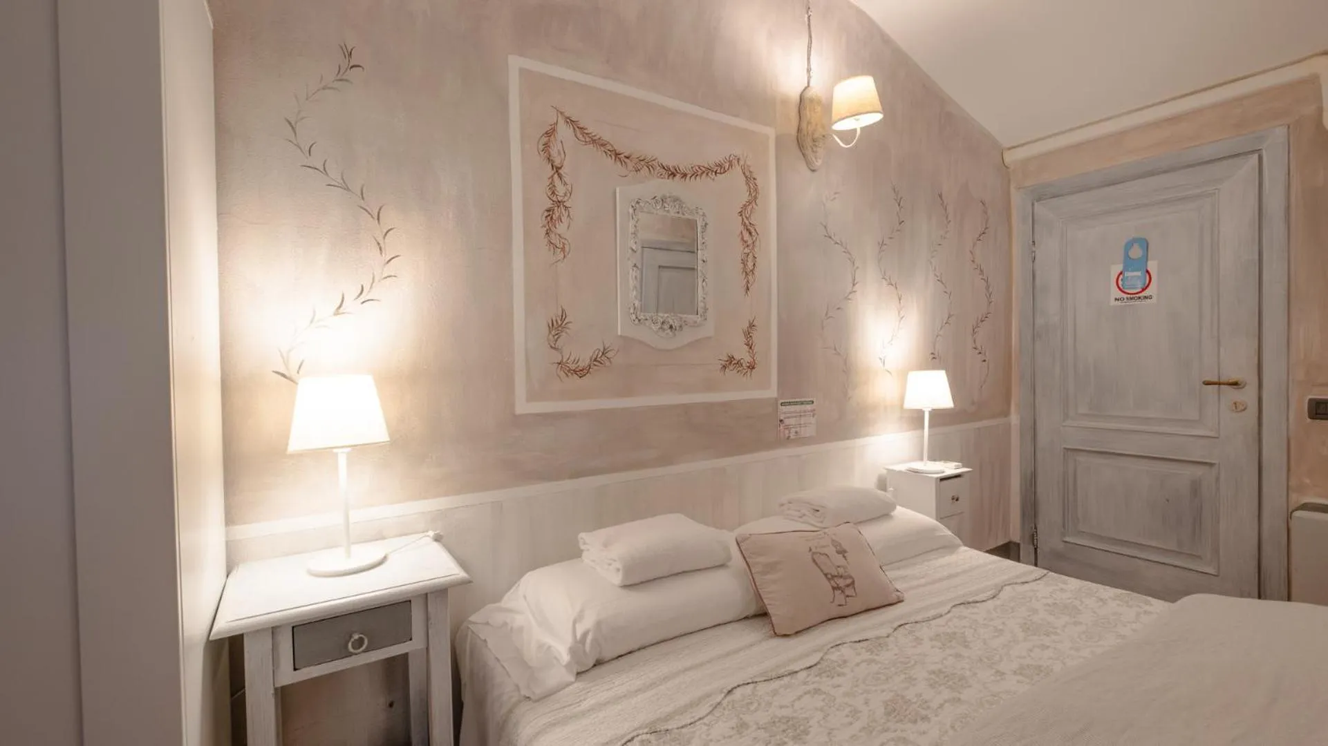 Bedroom, Bed in Il Castagnolo Country B&B