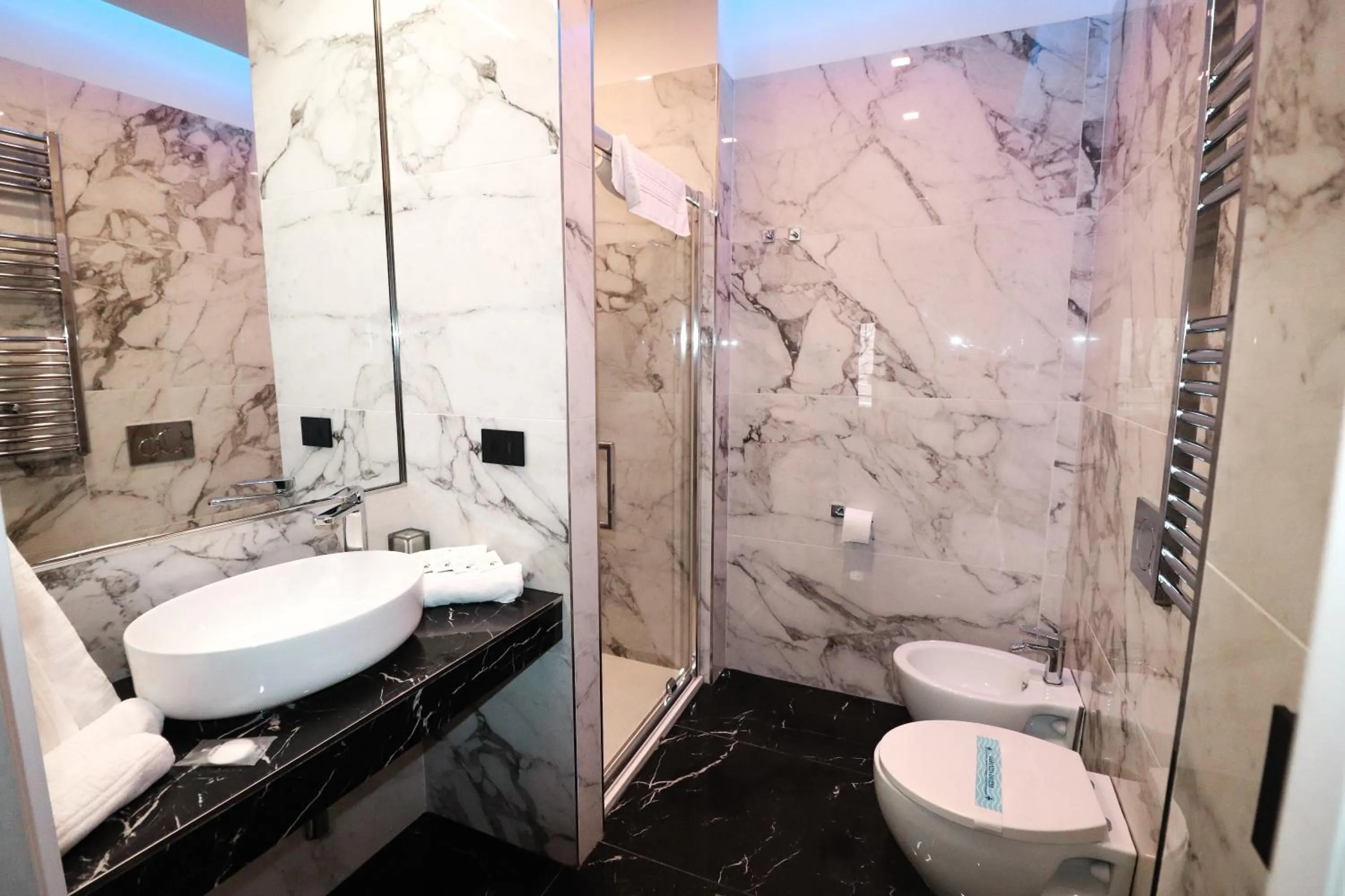 Bathroom in Aron Only Suites Bed and Breakfast