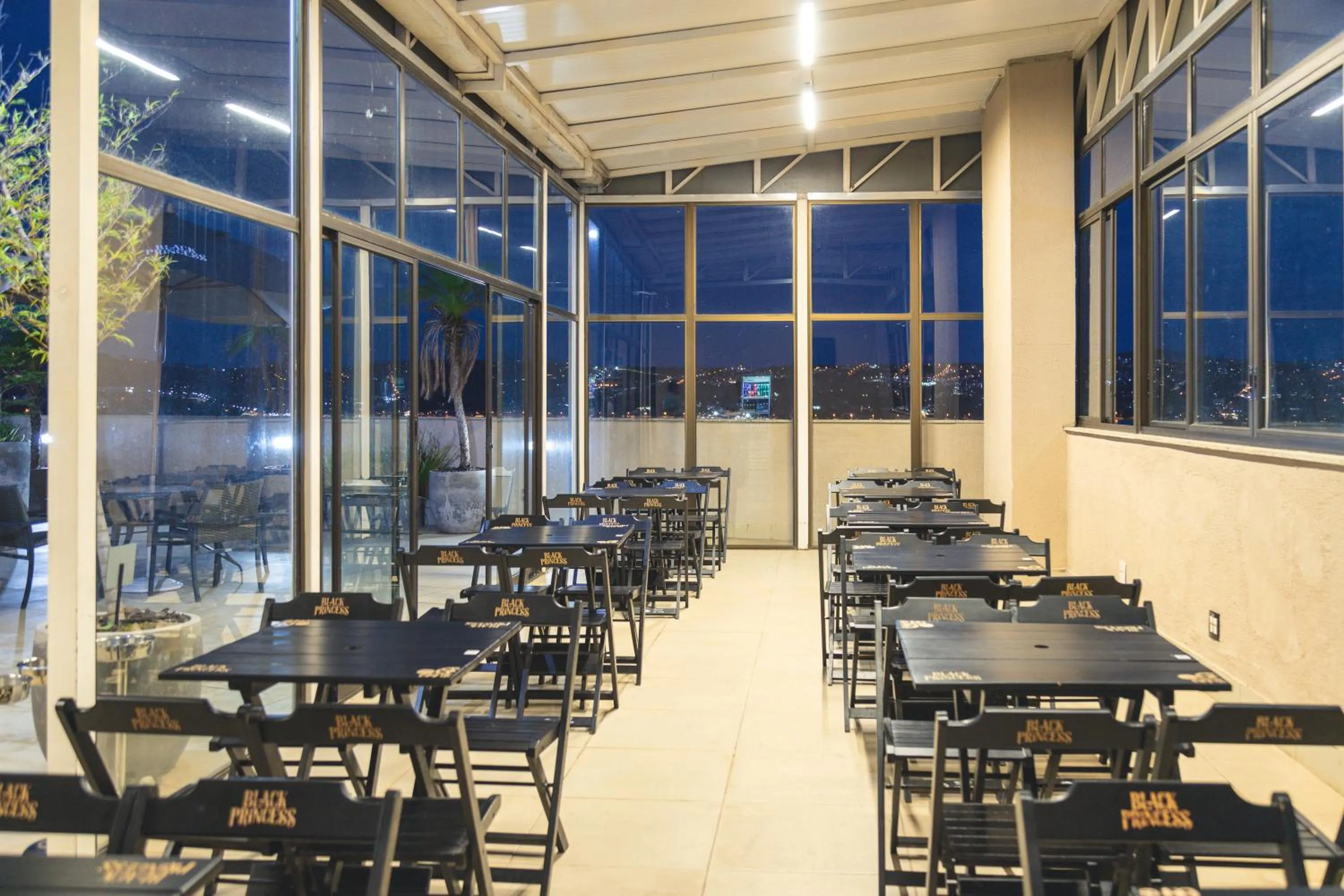 Restaurant/places to eat in Lagoon Prime Hotel