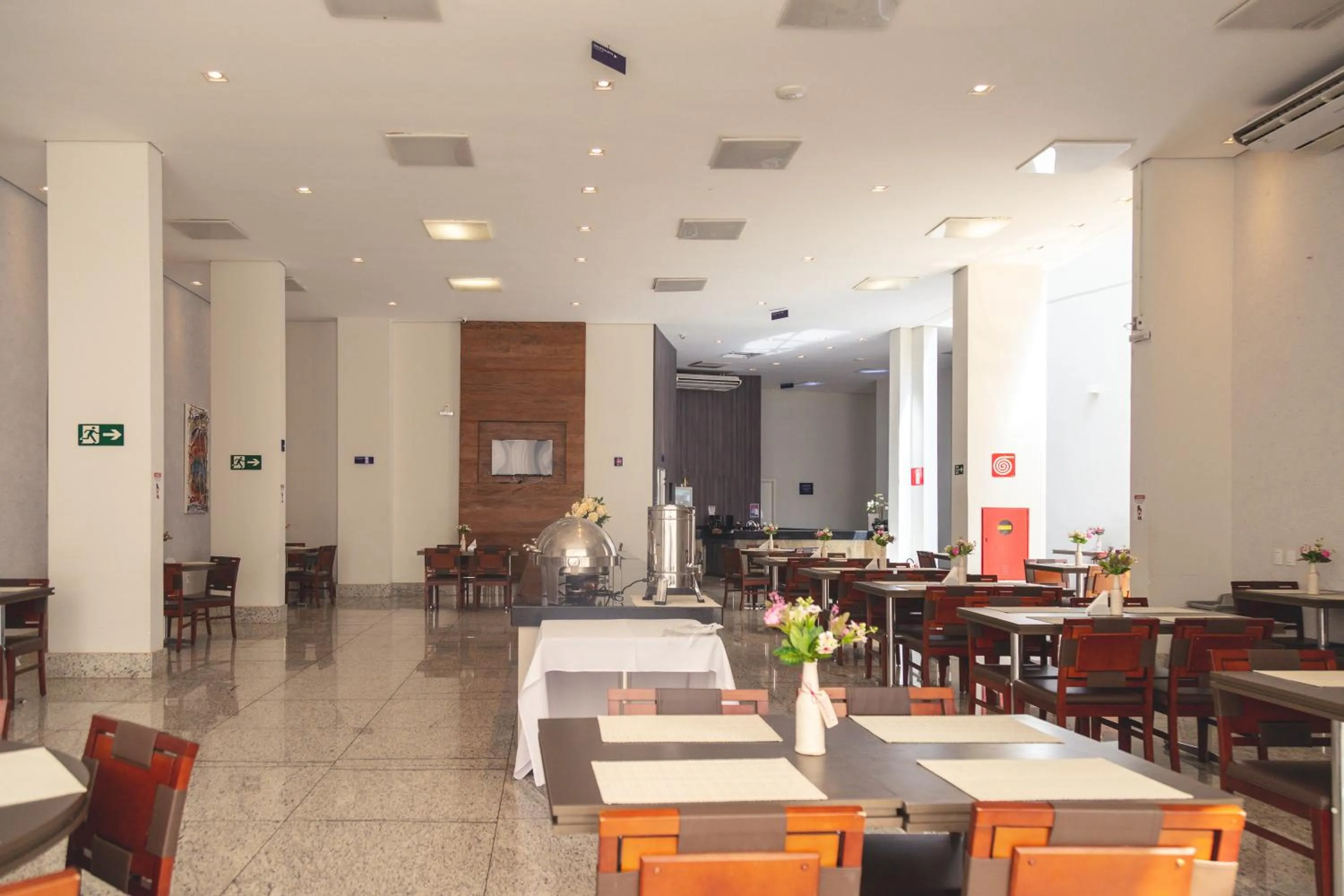 Restaurant/places to eat in Lagoon Prime Hotel