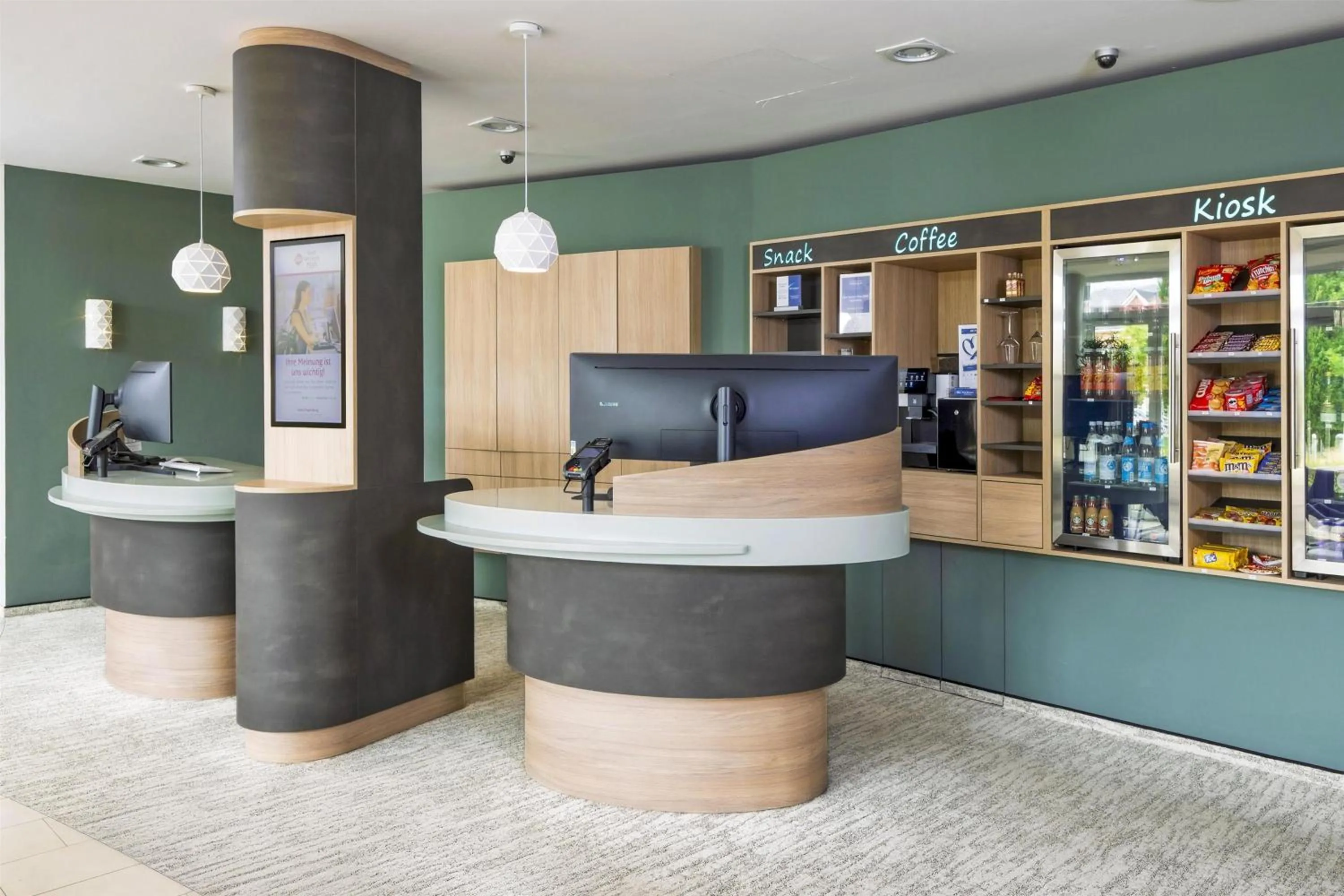 Lobby or reception in Best Western Plus Hotel Papenburg