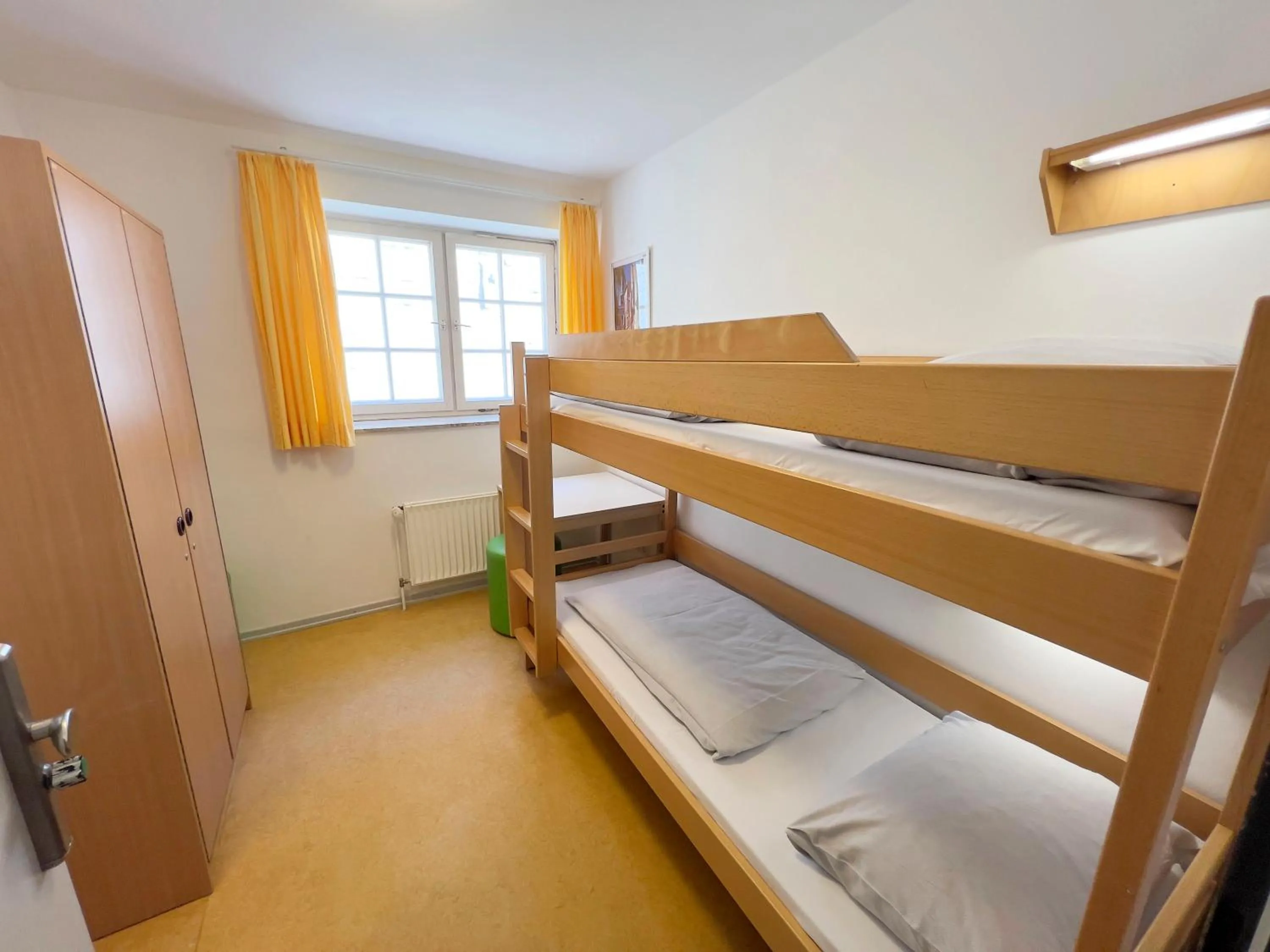 Twin Room with Shared Bathroom in Jugendherberge Lübeck Altstadt