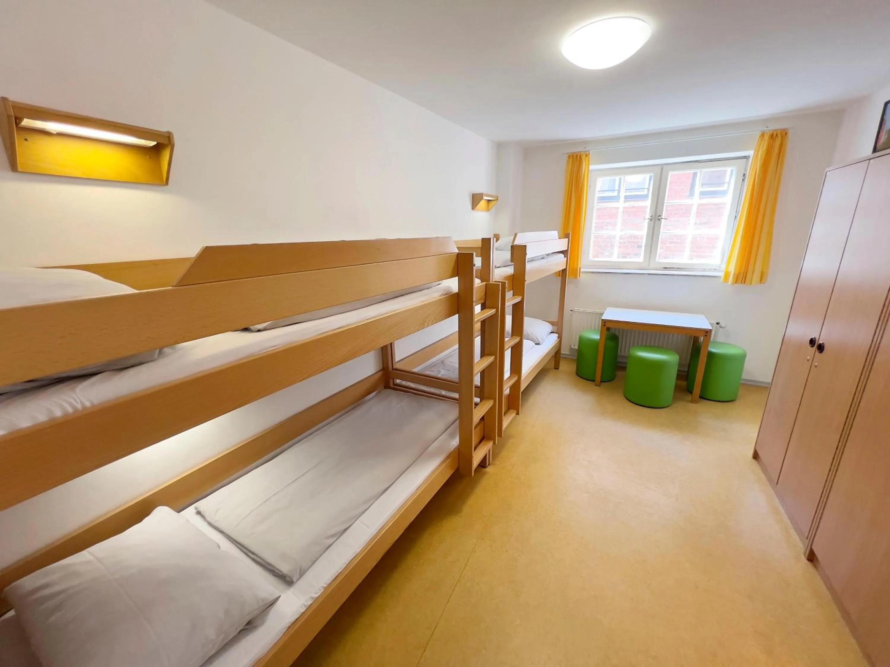 One Bed in 4-Bedroom (men only) in Jugendherberge Lübeck Altstadt