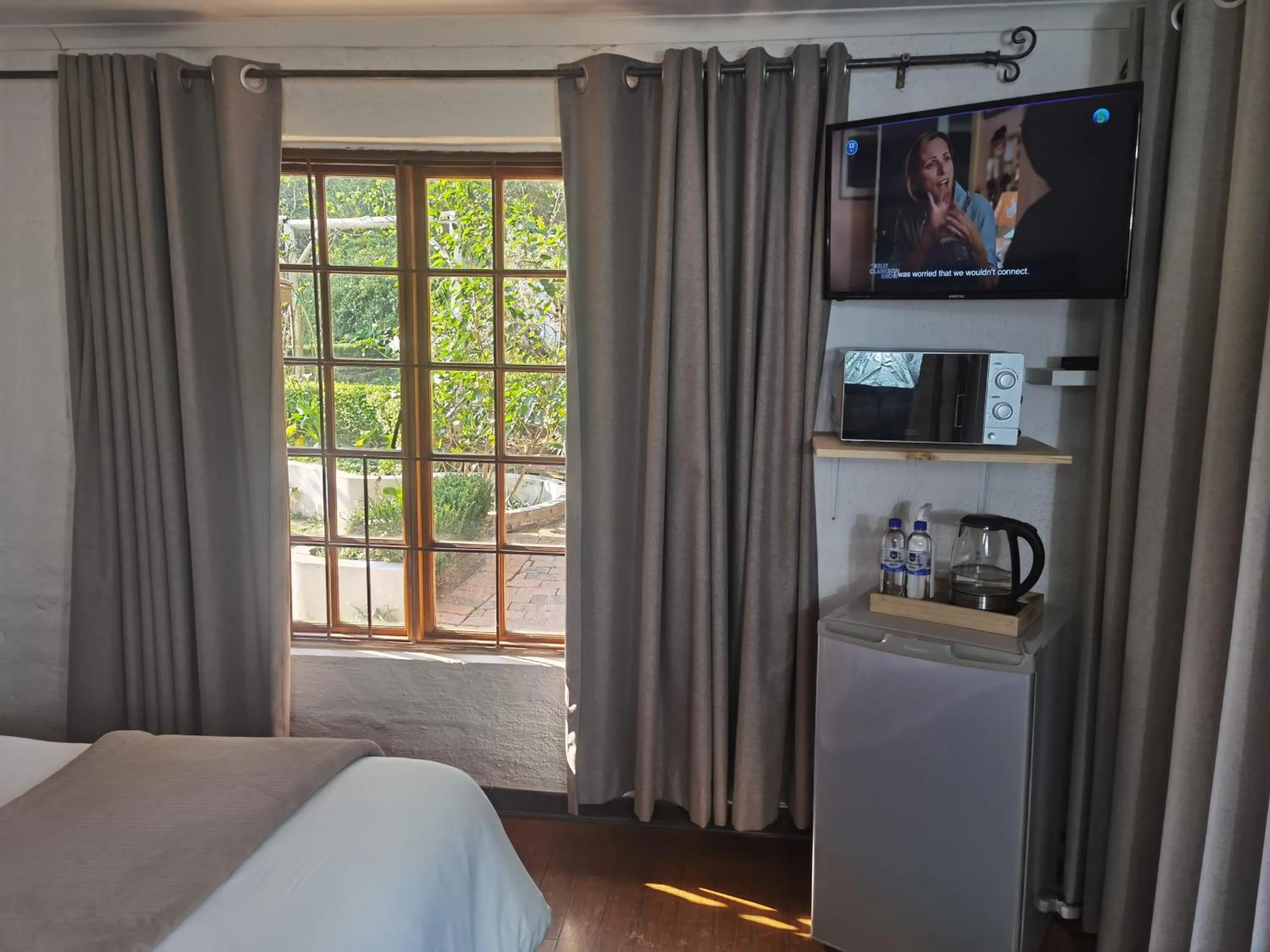 Coffee/tea facilities, Bed in Libra Lodge & Spa - Randburg, Johannesburg