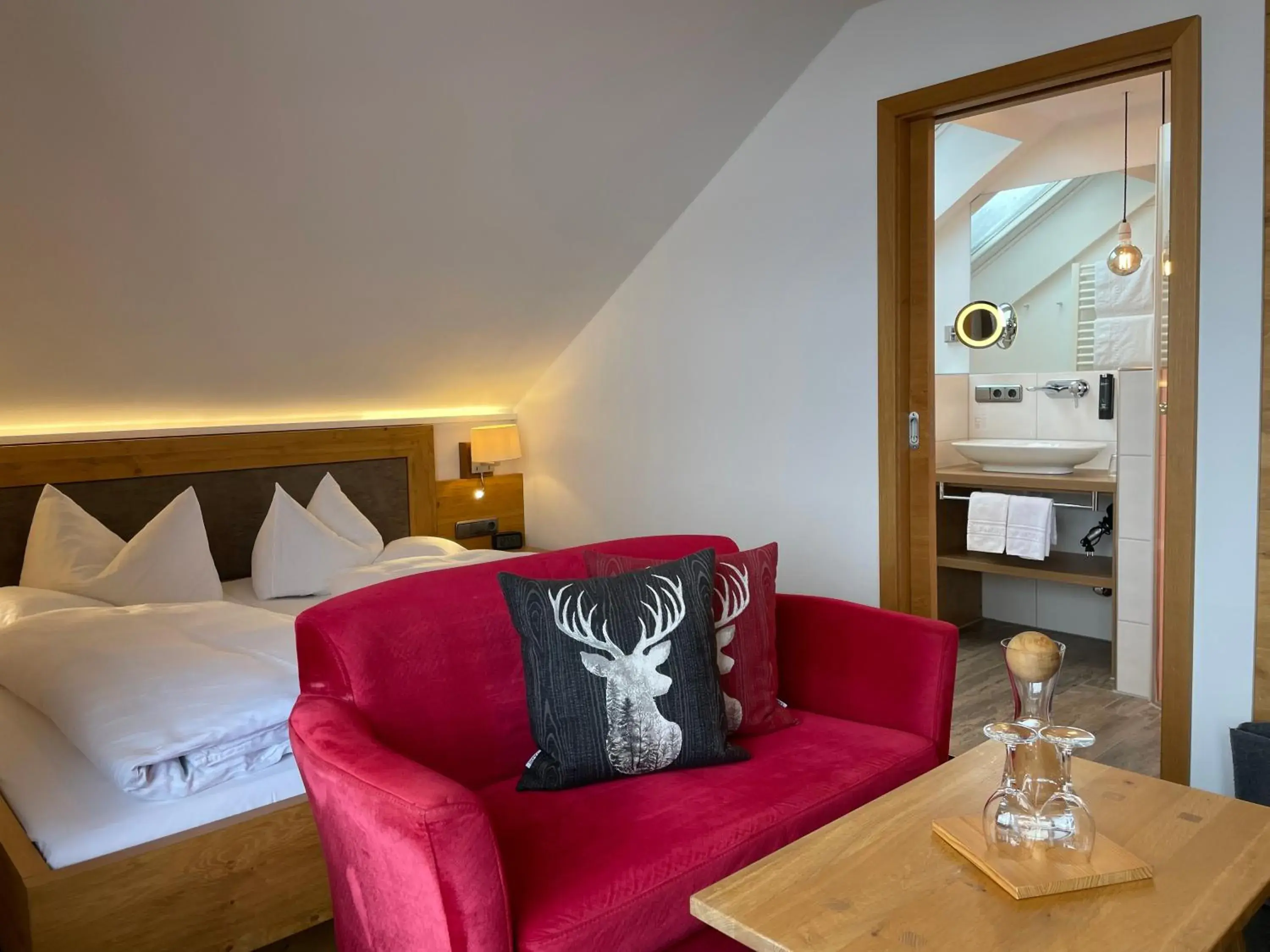 Doppelzimmer Sonnenblick (Haupthaus) in Wohlfühlhotel Berwanger Hof Doppelzimmer Sonnenblick (Haupthaus) in Wohlfühlhotel Berwanger Hof