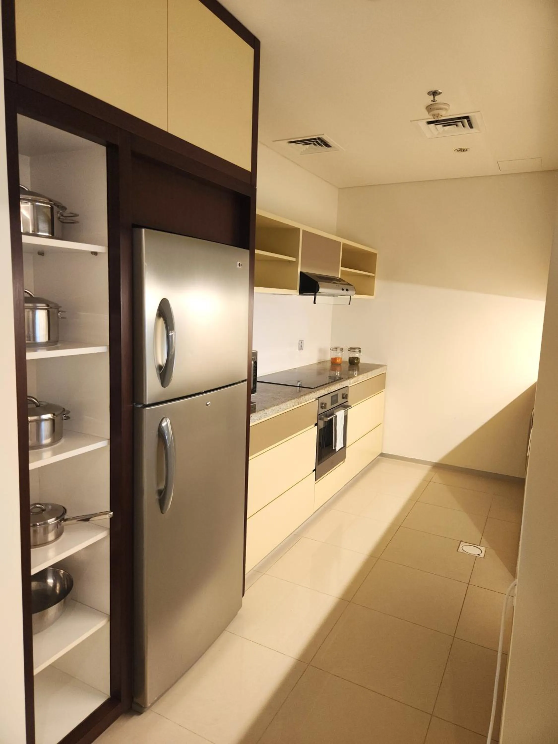 Kitchen or kitchenette in Ascott Park Place Dubai