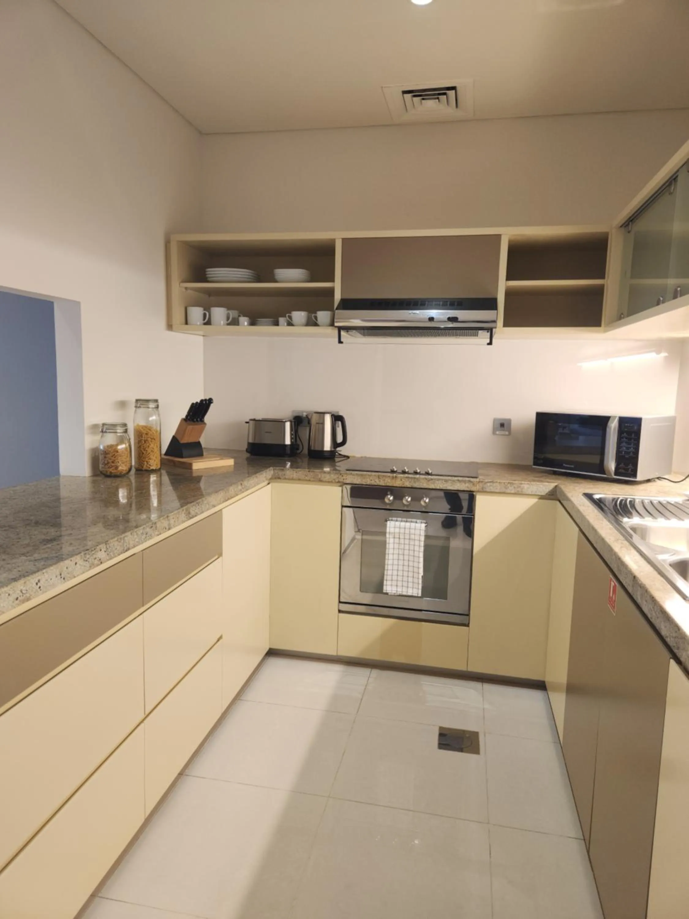 Kitchen or kitchenette in Ascott Park Place Dubai