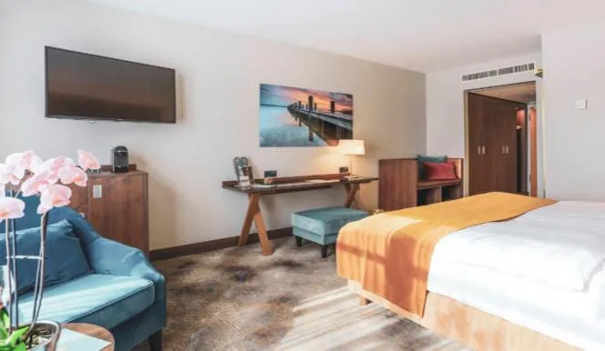 Photo of the whole room, Bed in SCHLOSS Fleesensee