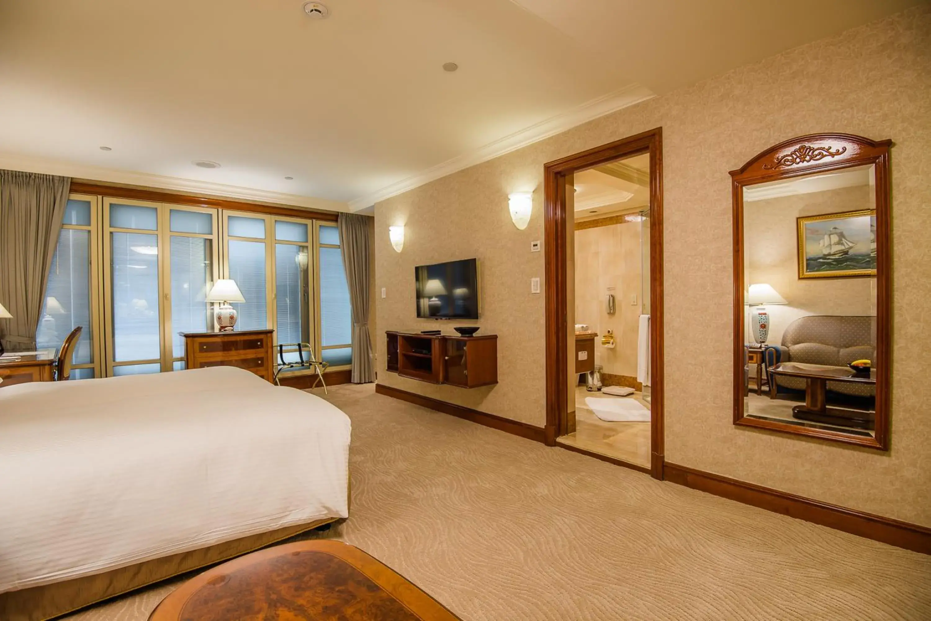 Photo of the whole room, Bed in Evergreen Laurel Hotel Taipei Photo of the whole room, Bed in Evergreen Laurel Hotel Taipei