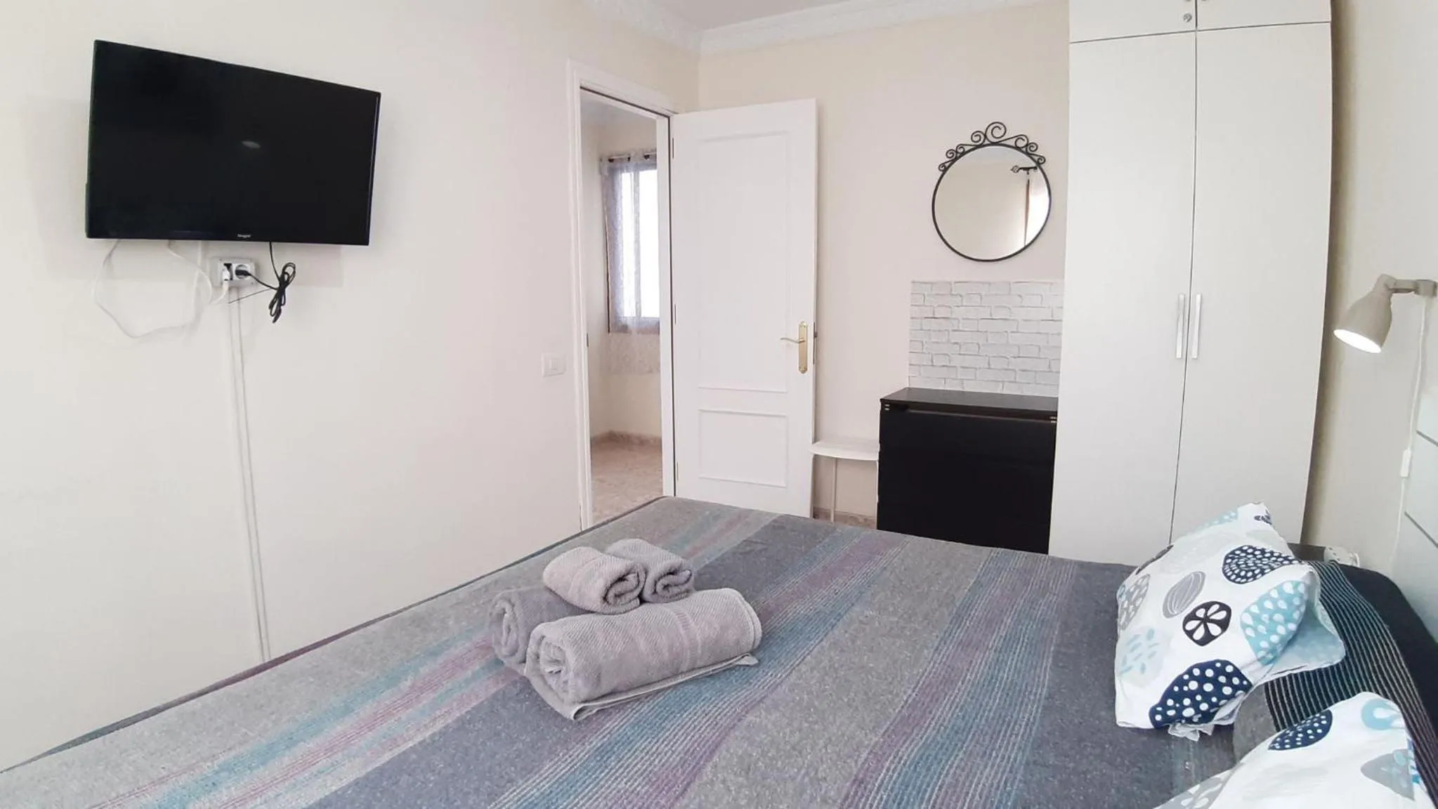Bedroom, Bed in Charming 3-Bedroom Apartment in Corralejo, Lanzarote