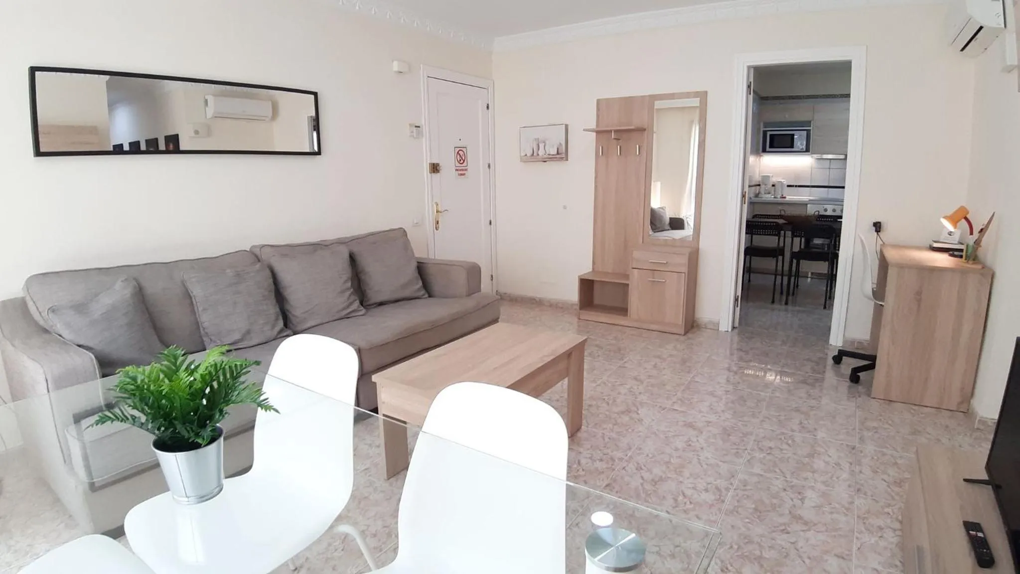 Communal lounge/ TV room in Charming 3-Bedroom Apartment in Corralejo, Lanzarote