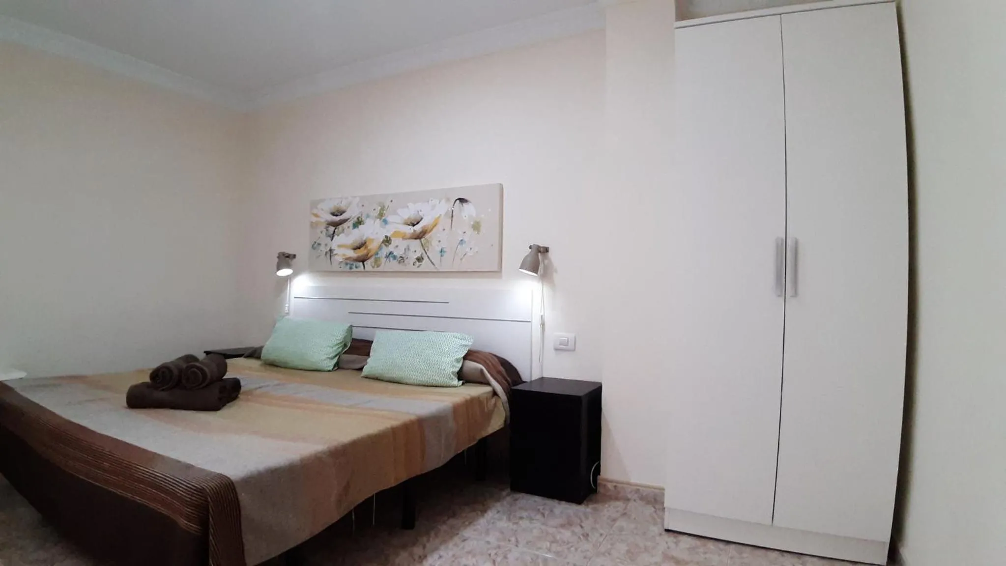 Bedroom, Bed in Charming 3-Bedroom Apartment in Corralejo, Lanzarote